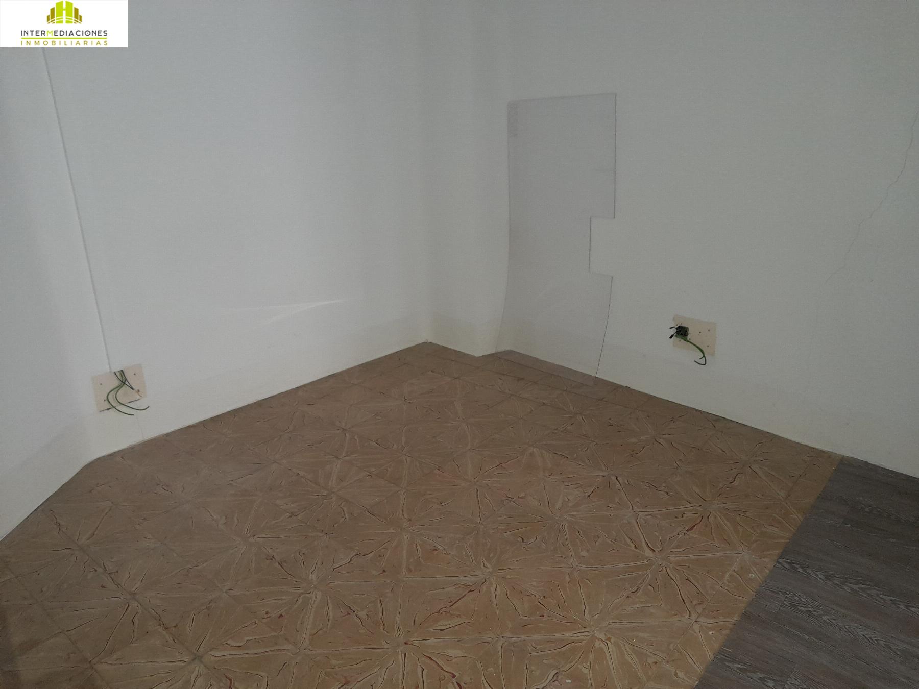 For rent of commercial in Albacete