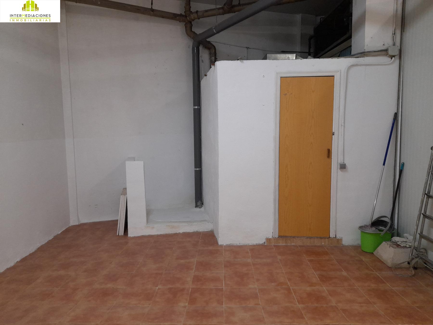 For sale of premises in Albacete