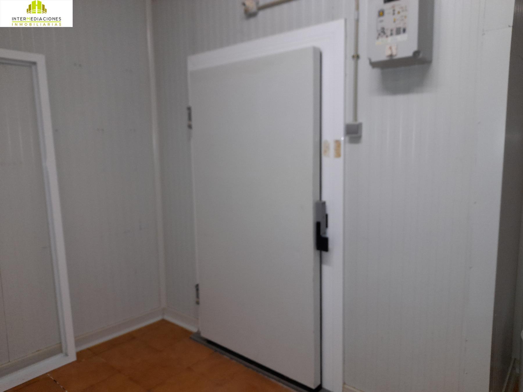 For sale of premises in Albacete