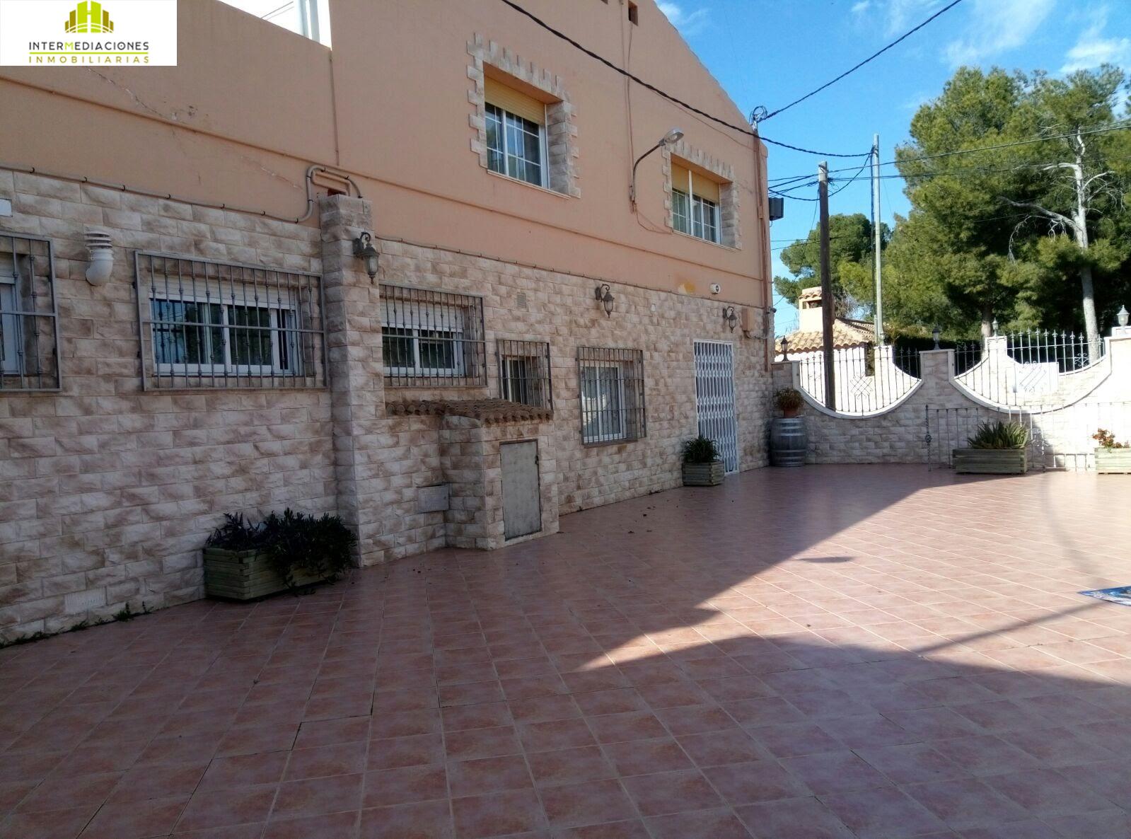 For sale of commercial in Tobarra