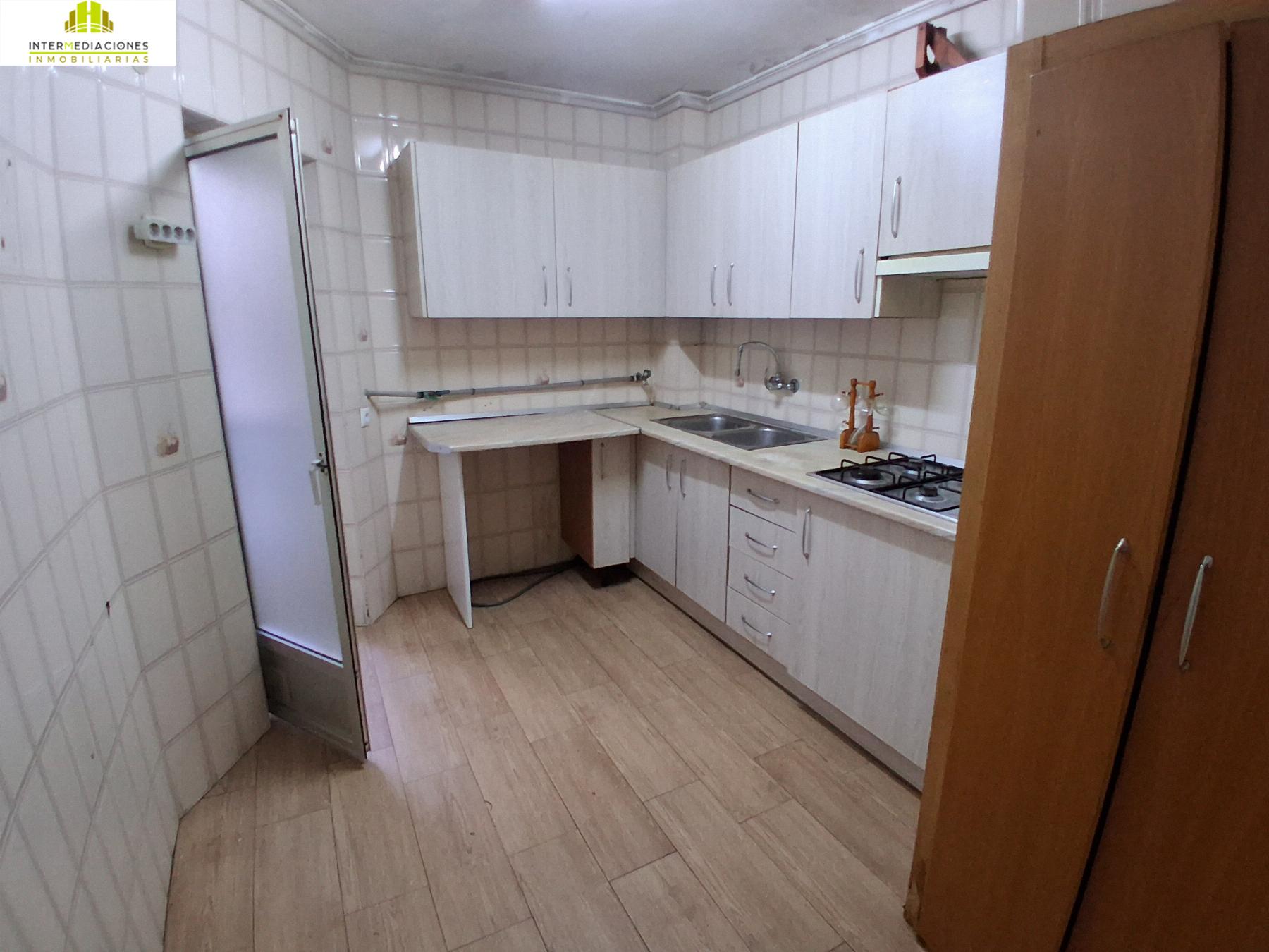 For sale of flat in Albacete