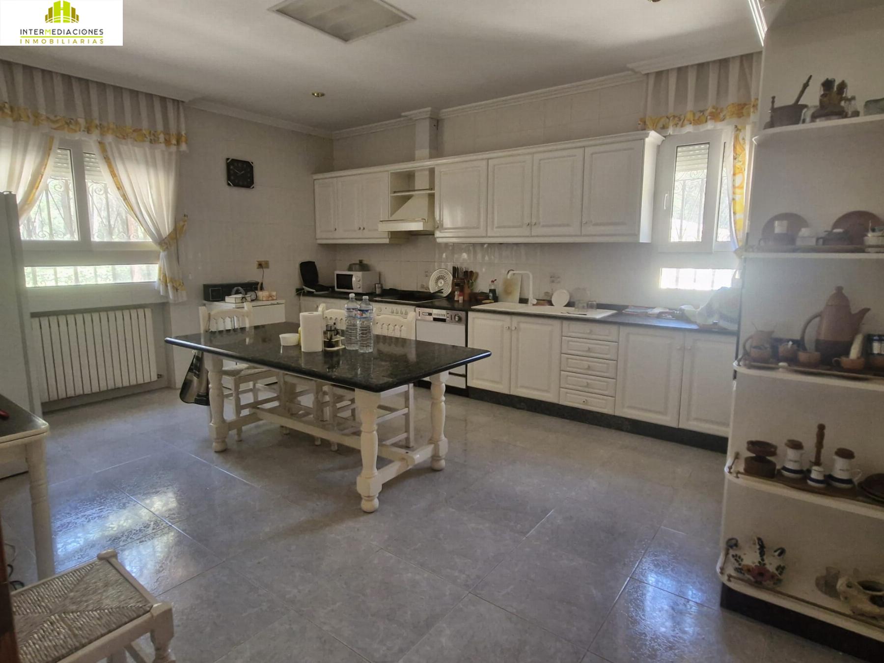 For sale of chalet in Albacete