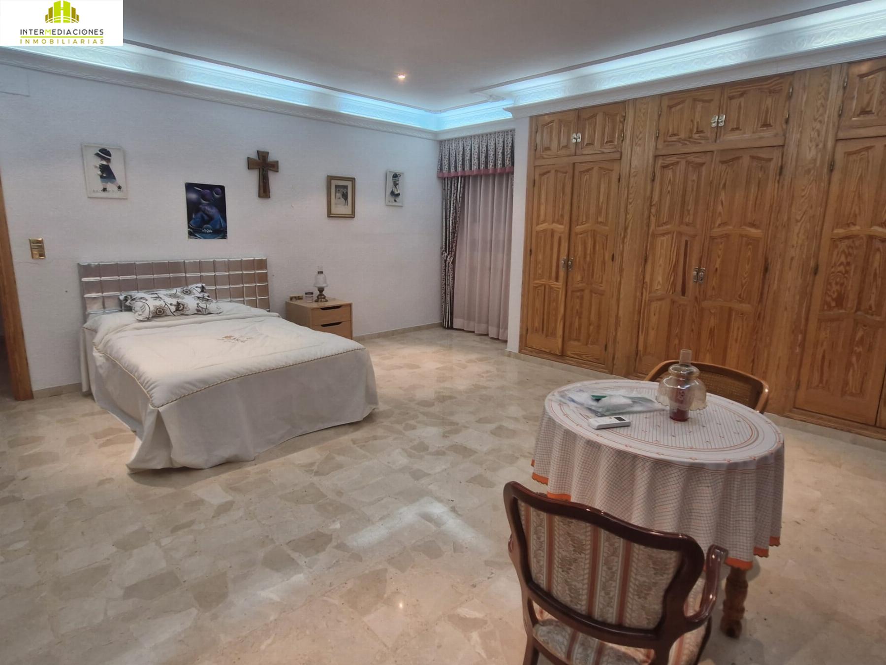 For sale of chalet in Albacete