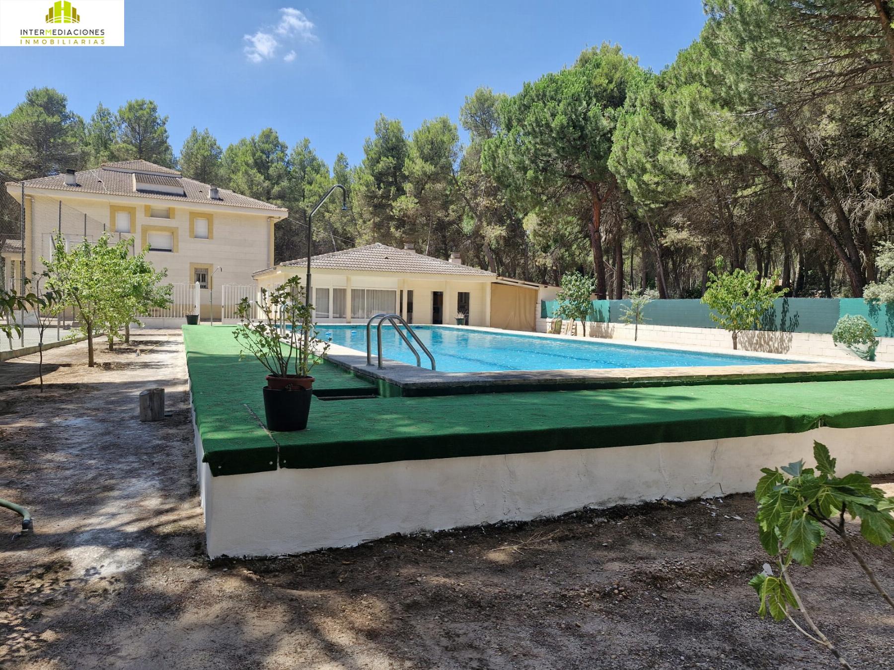 For sale of chalet in Albacete