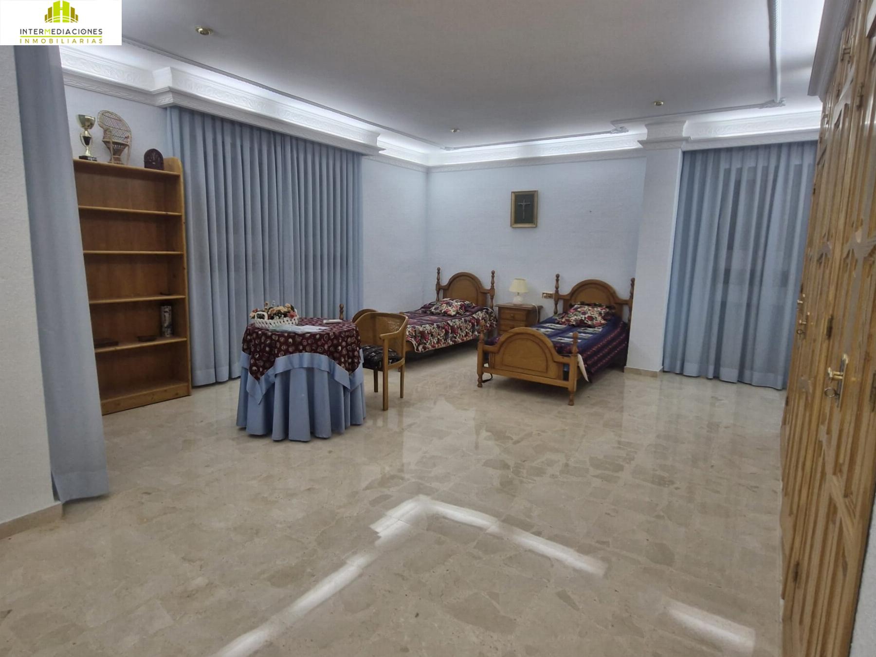 For sale of chalet in Albacete