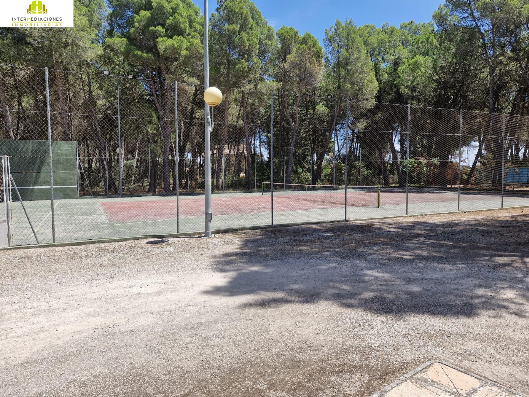 For sale of chalet in Albacete