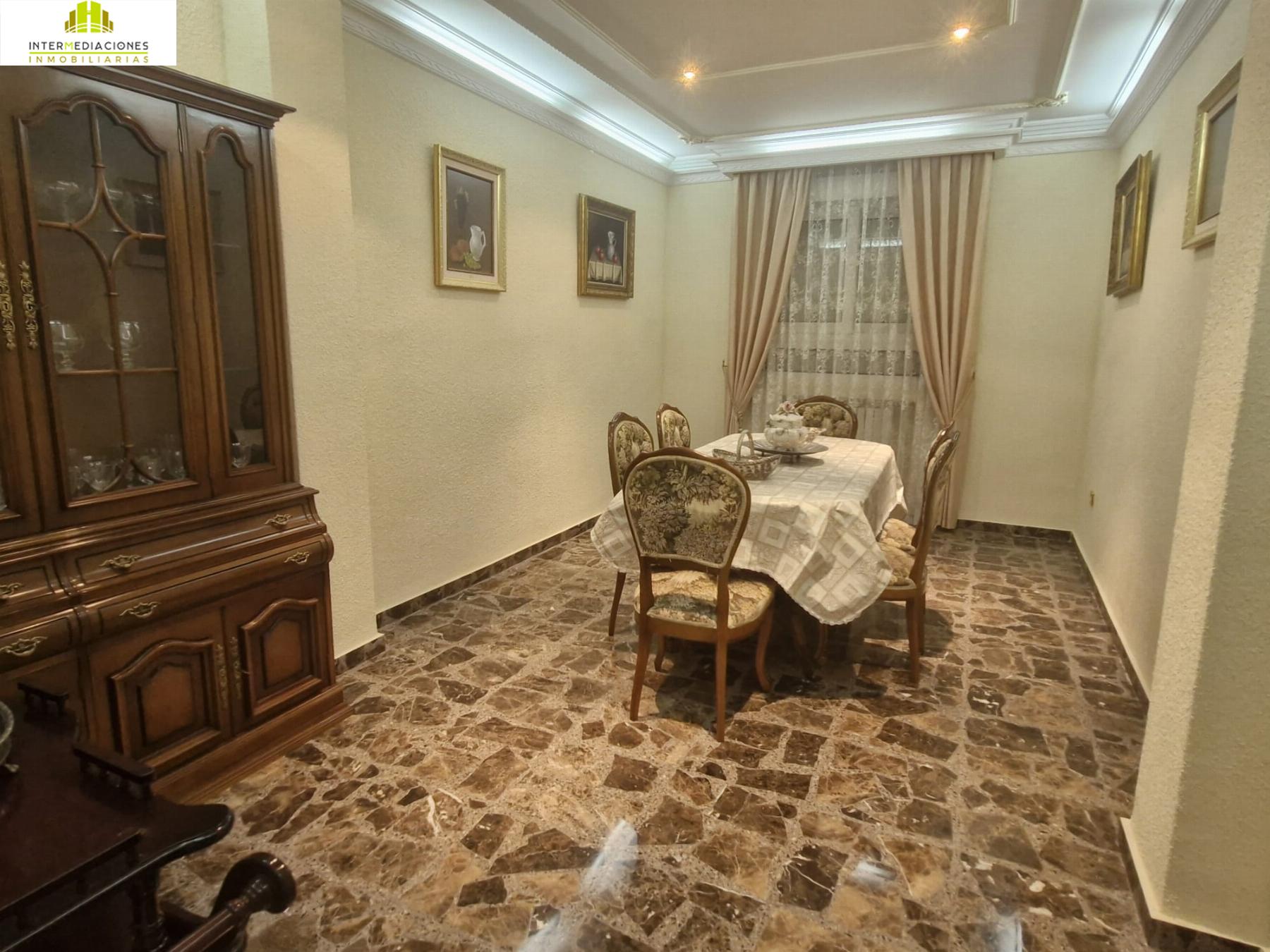 For sale of chalet in Albacete