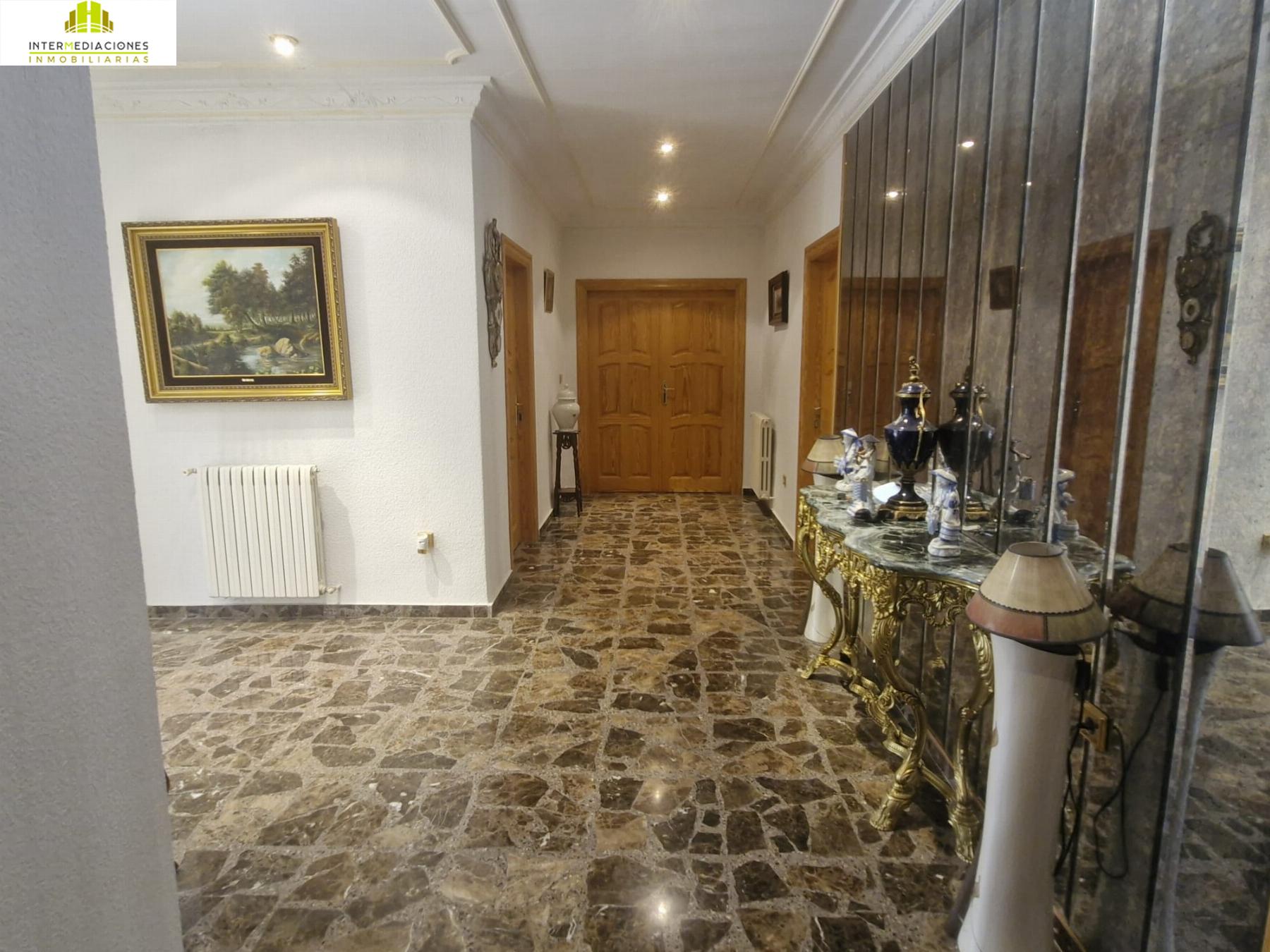 For sale of chalet in Albacete