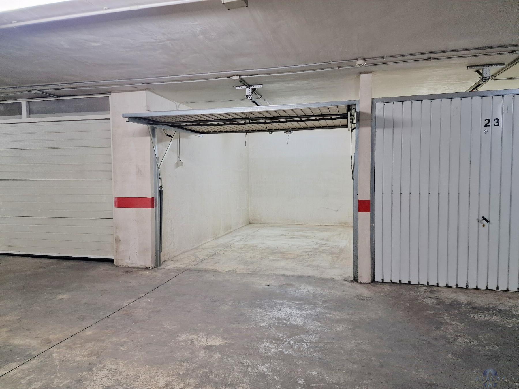 For sale of garage in Novelda
