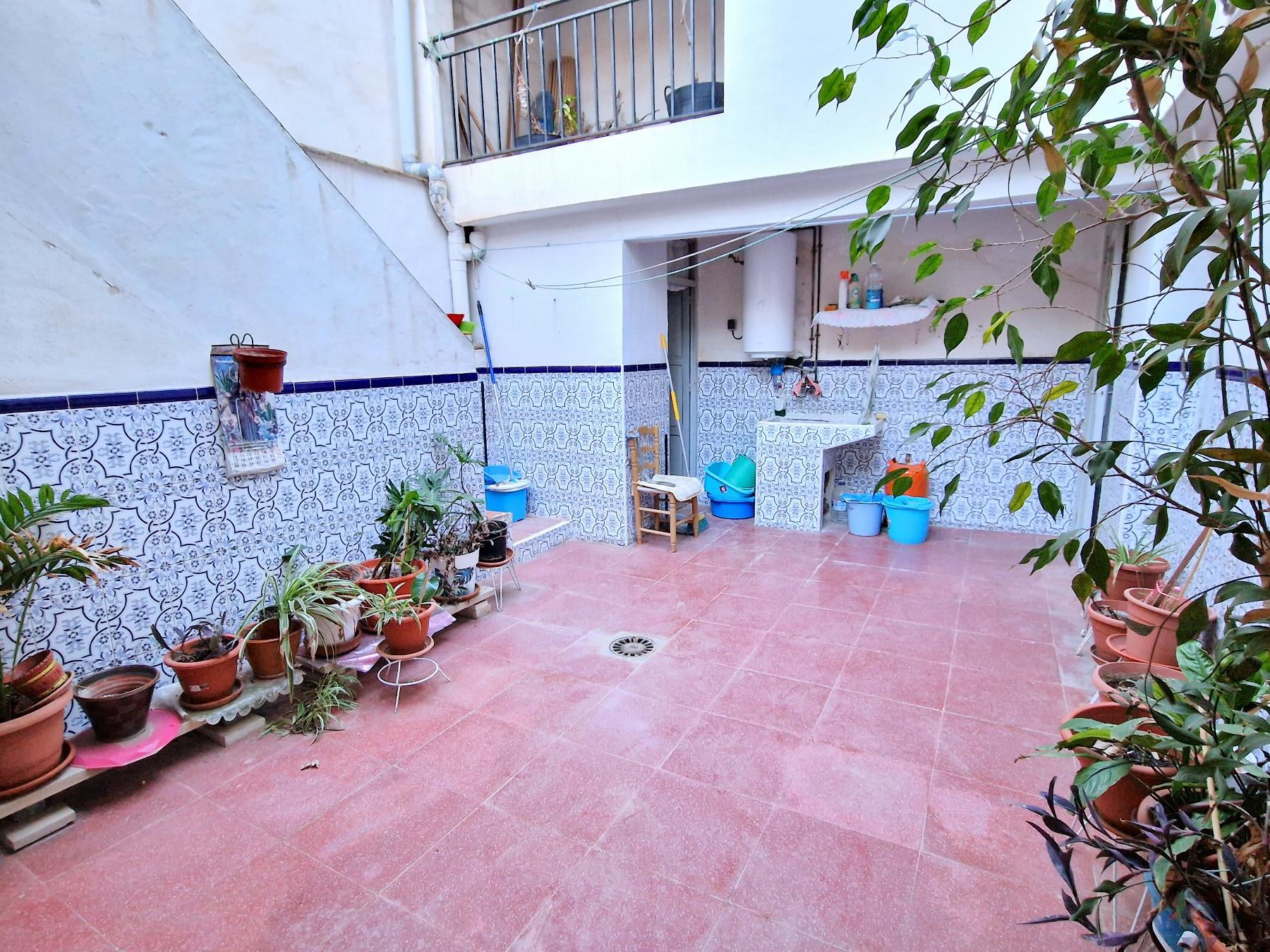 For sale of house in Novelda