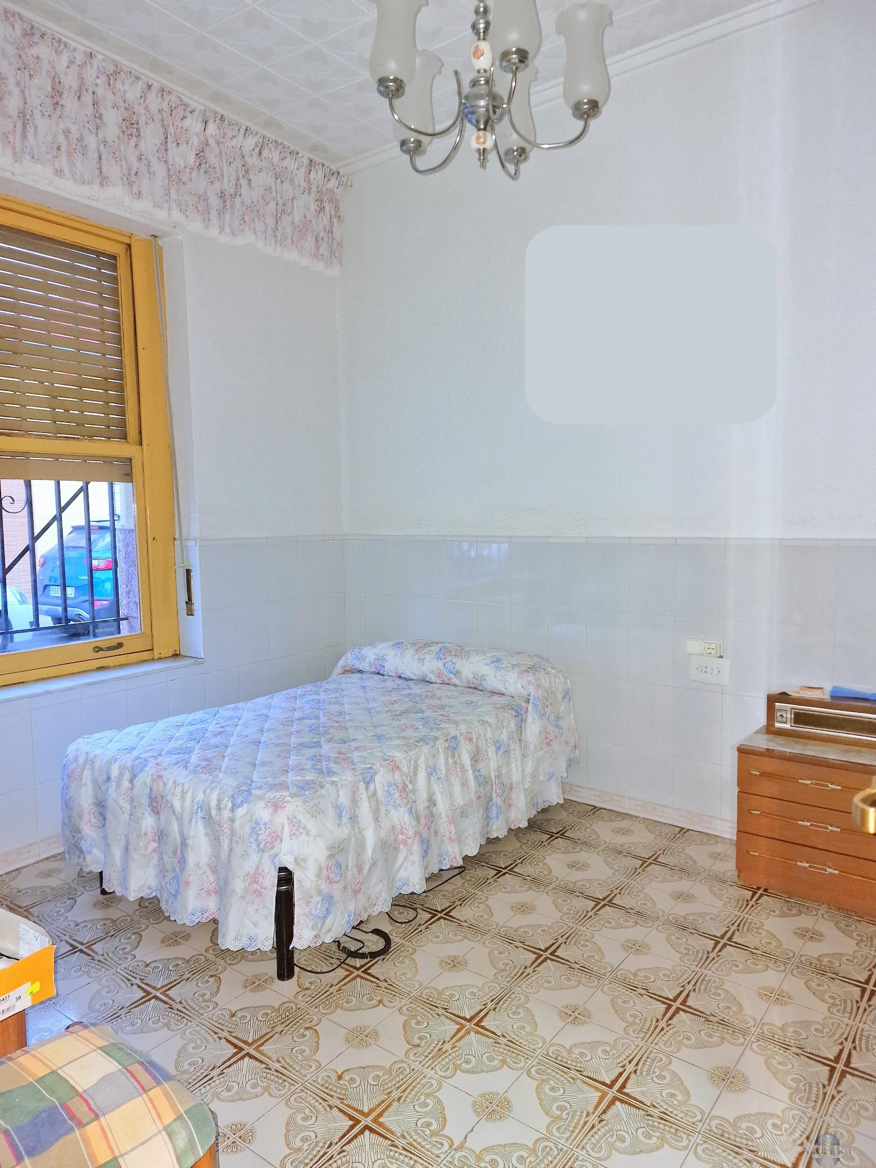 For sale of house in Novelda