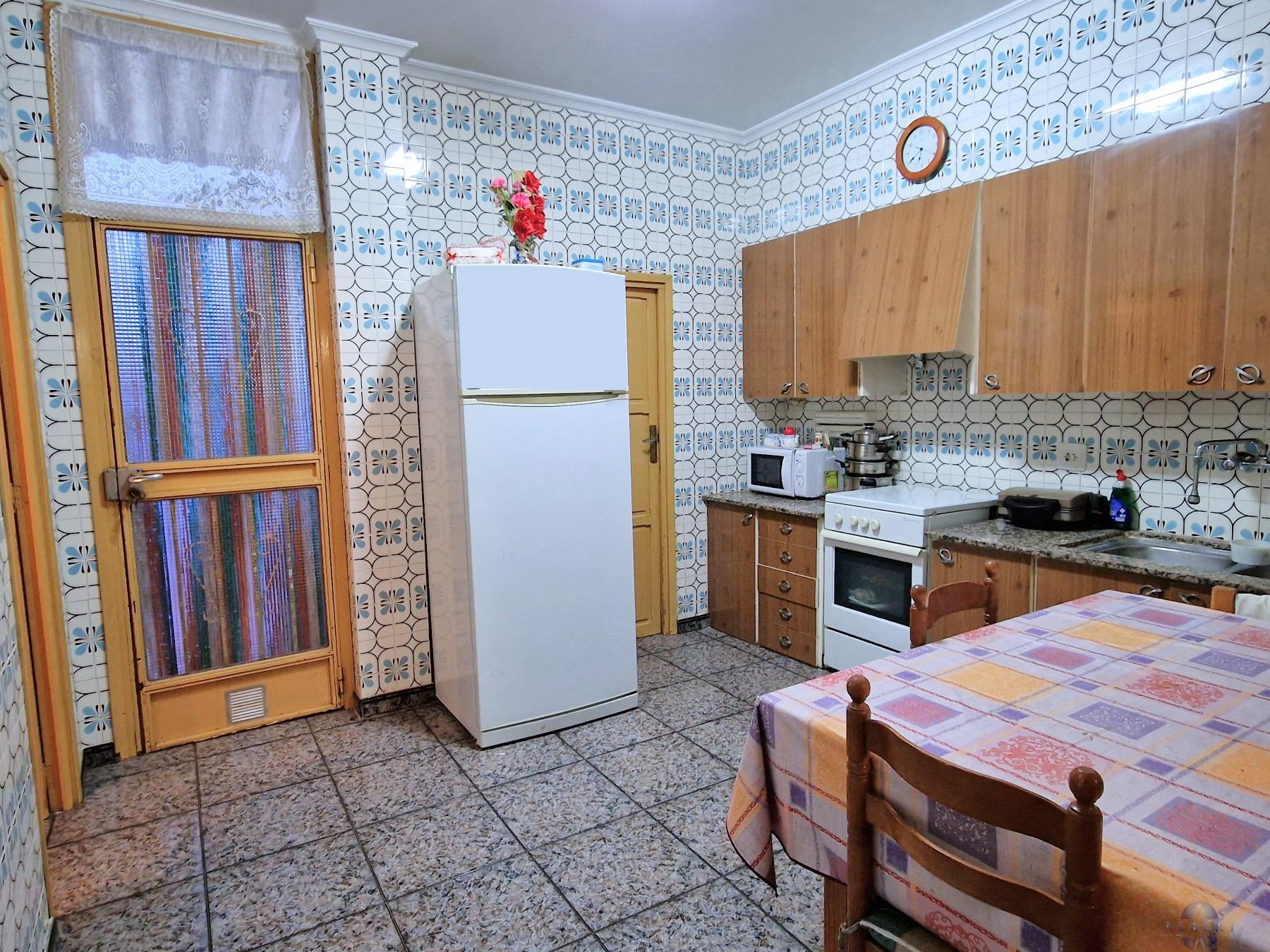 For sale of house in Novelda