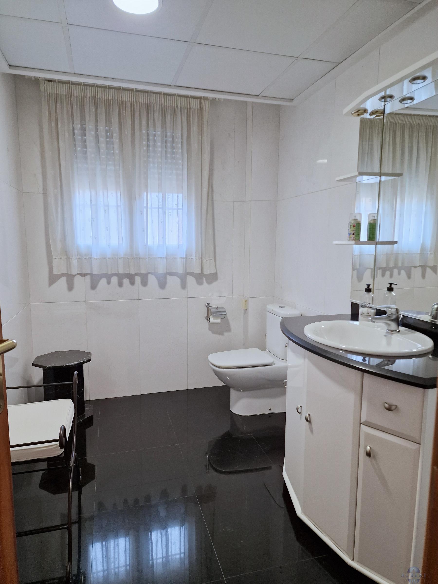 Venta de casa en Novelda