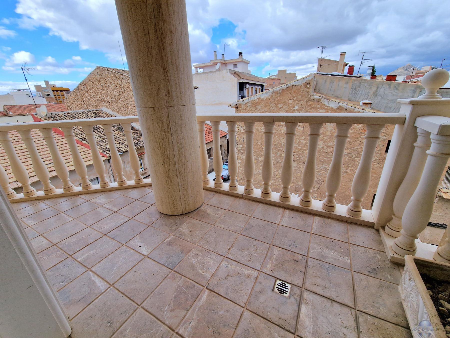 Venta de casa en Novelda