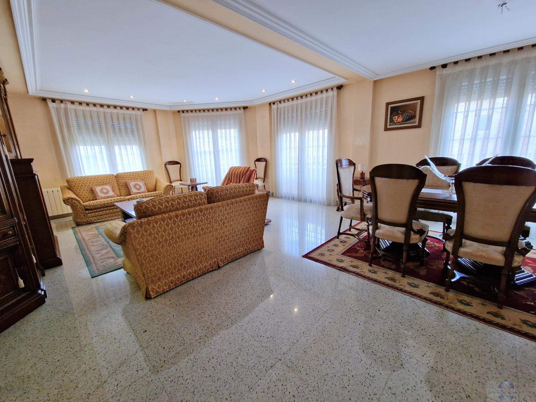 Venta de casa en Novelda