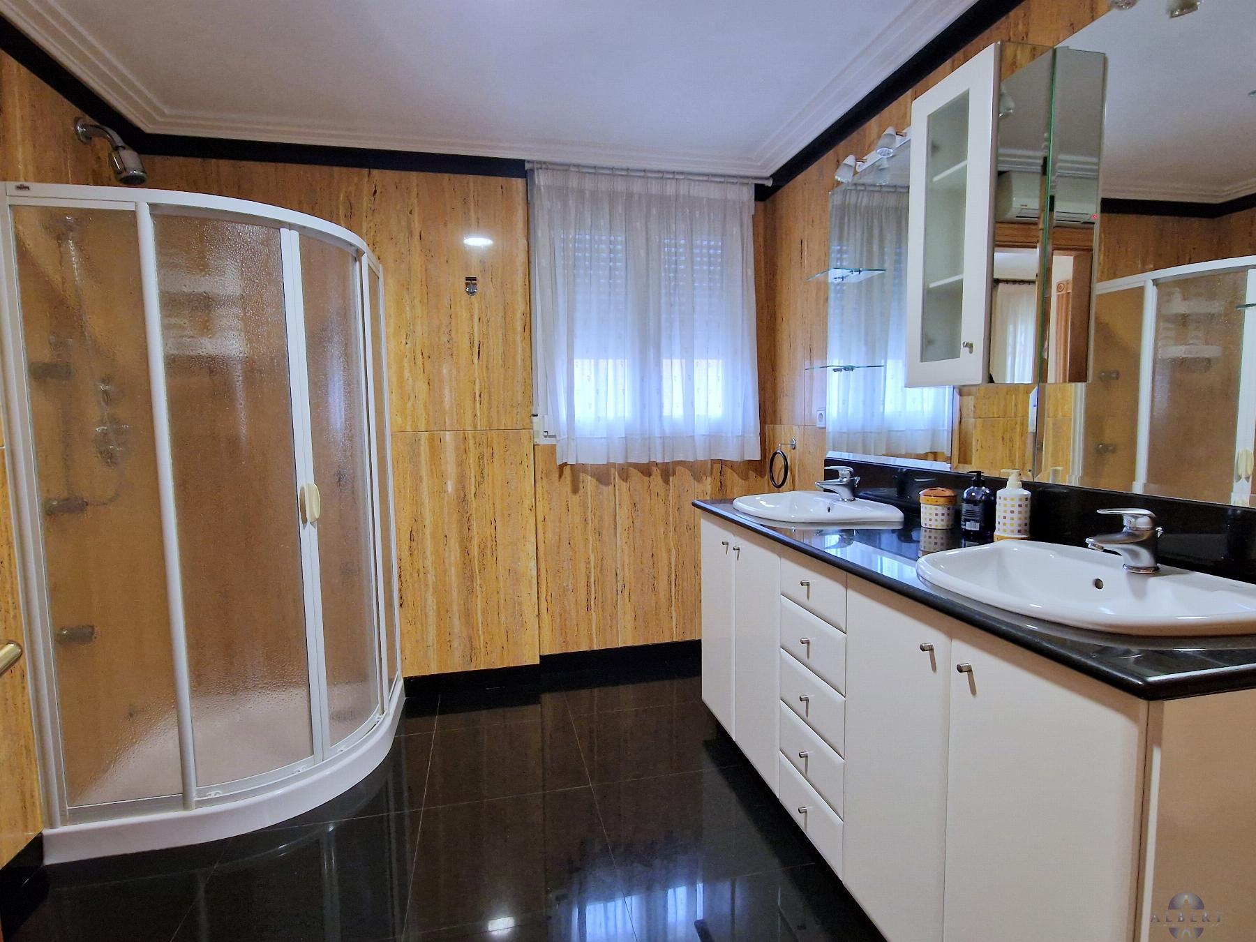 Venta de casa en Novelda