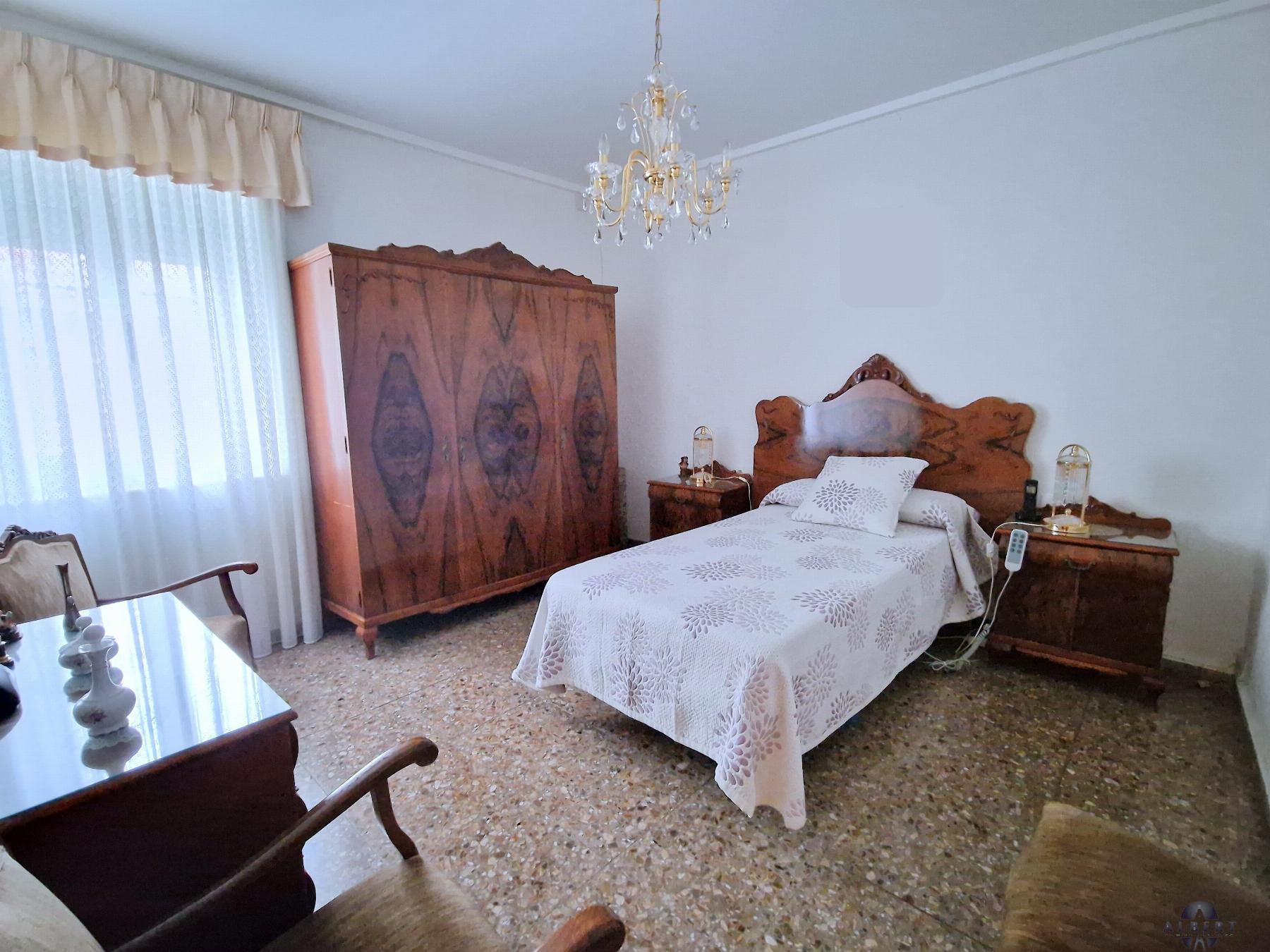 For sale of house in Monóvar-Monòver