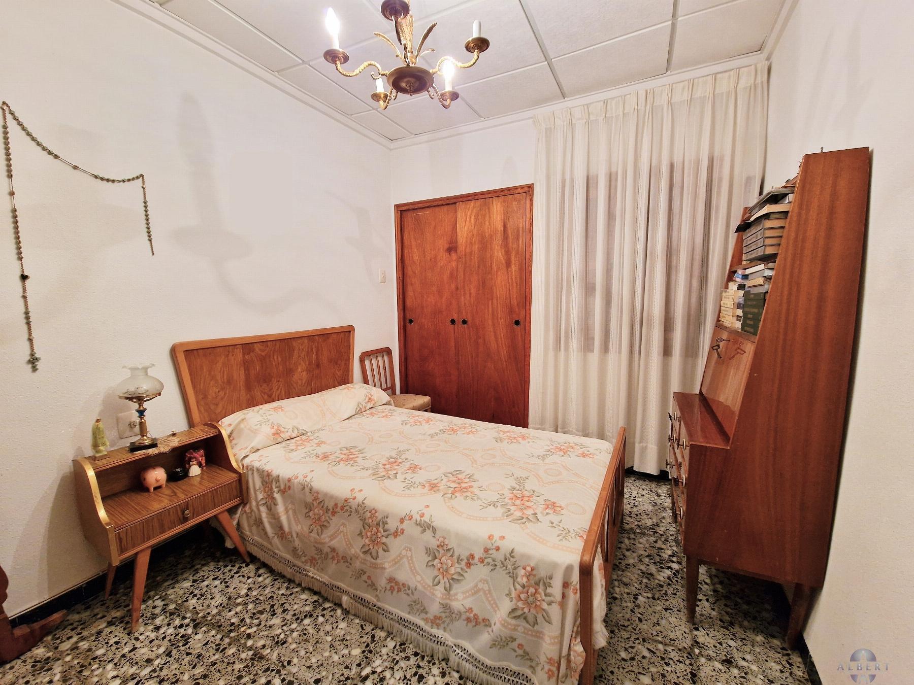 For sale of house in Monóvar-Monòver