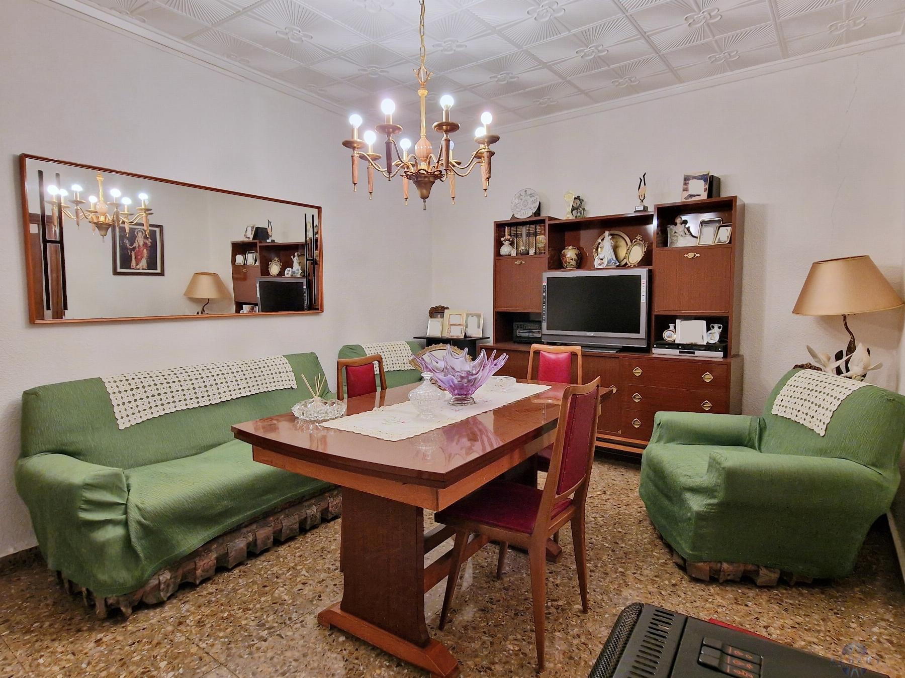 For sale of house in Monóvar-Monòver