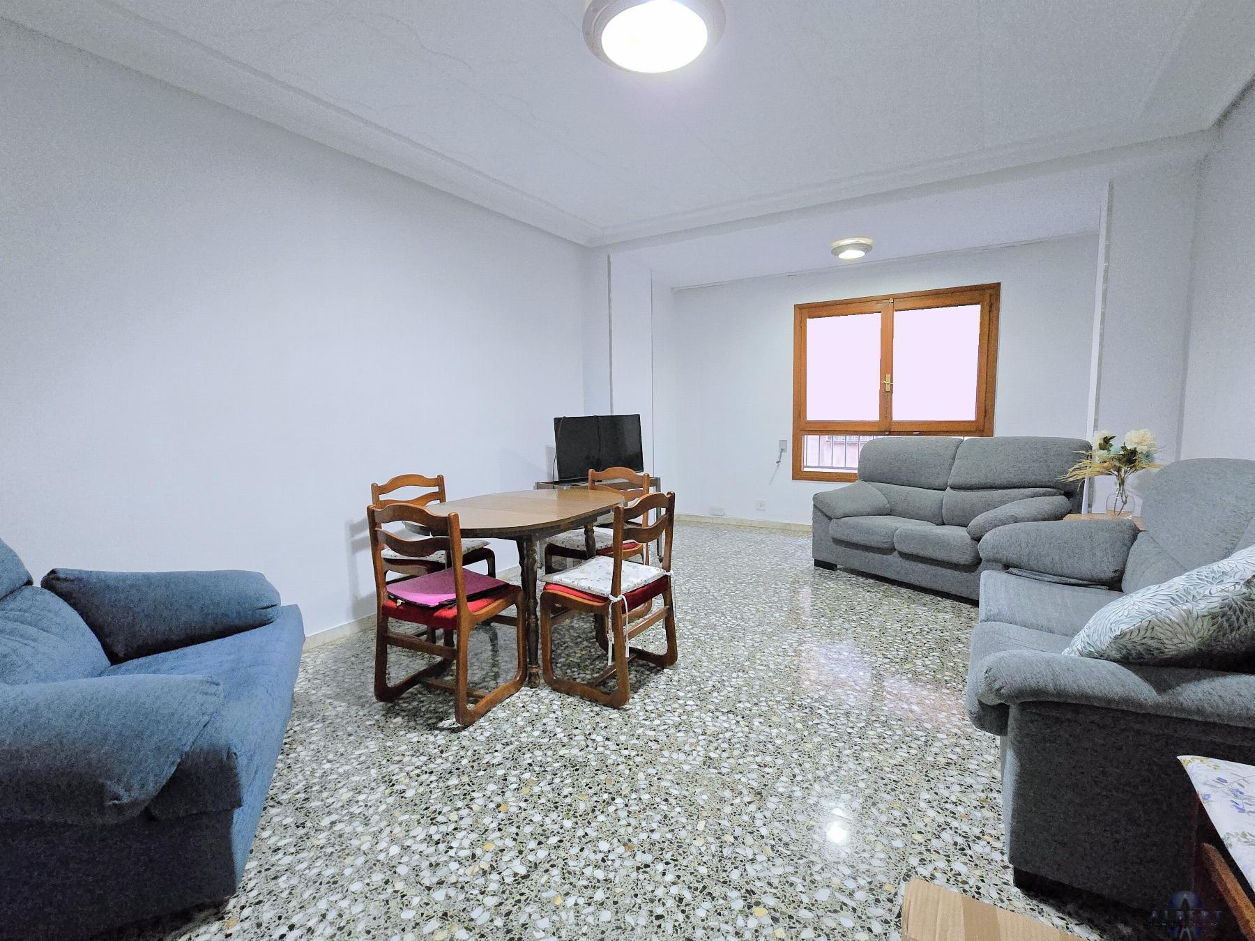 For sale of flat in Novelda