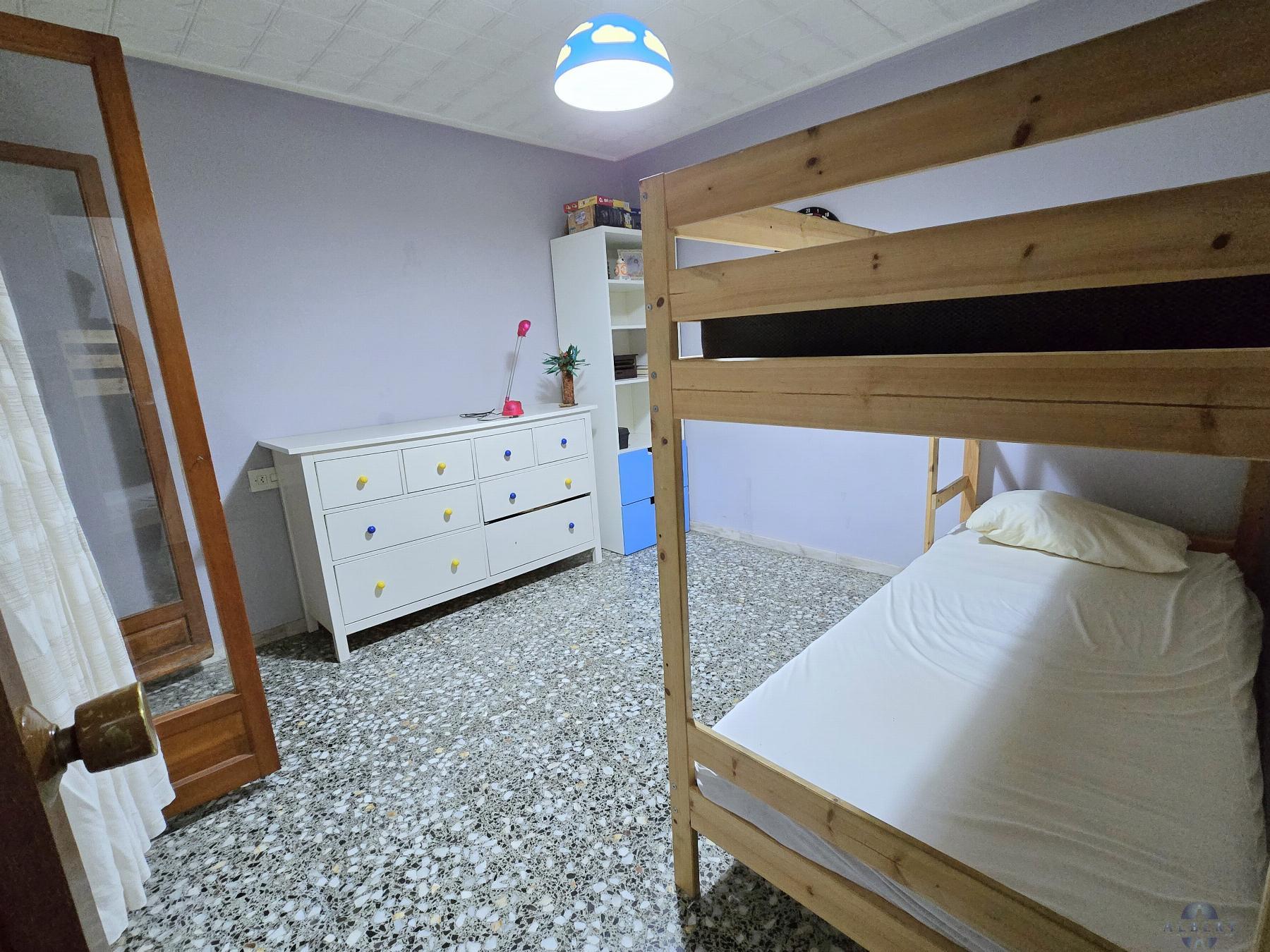 For sale of flat in Novelda