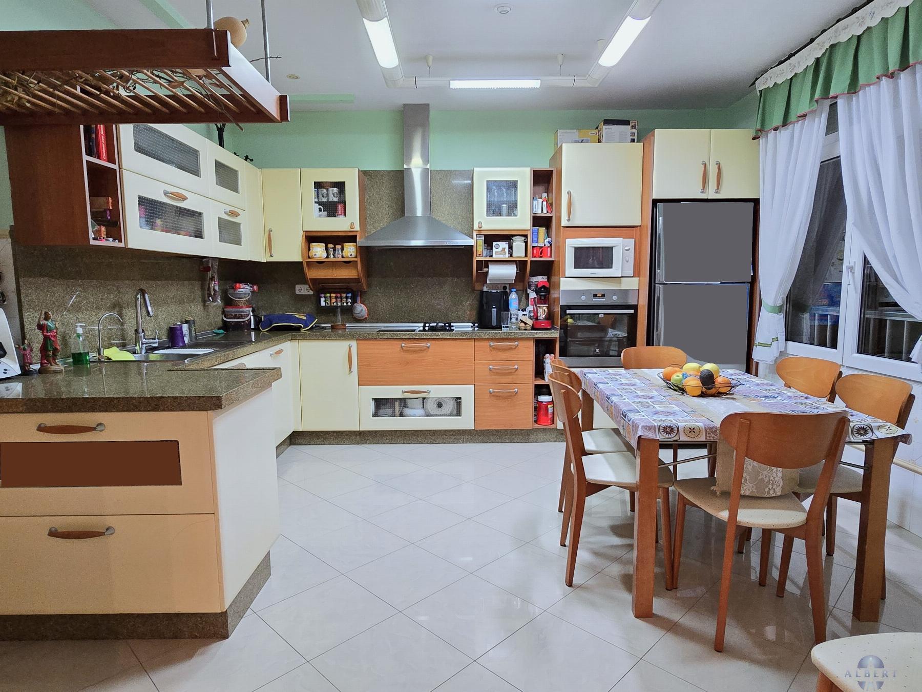 For sale of flat in Novelda