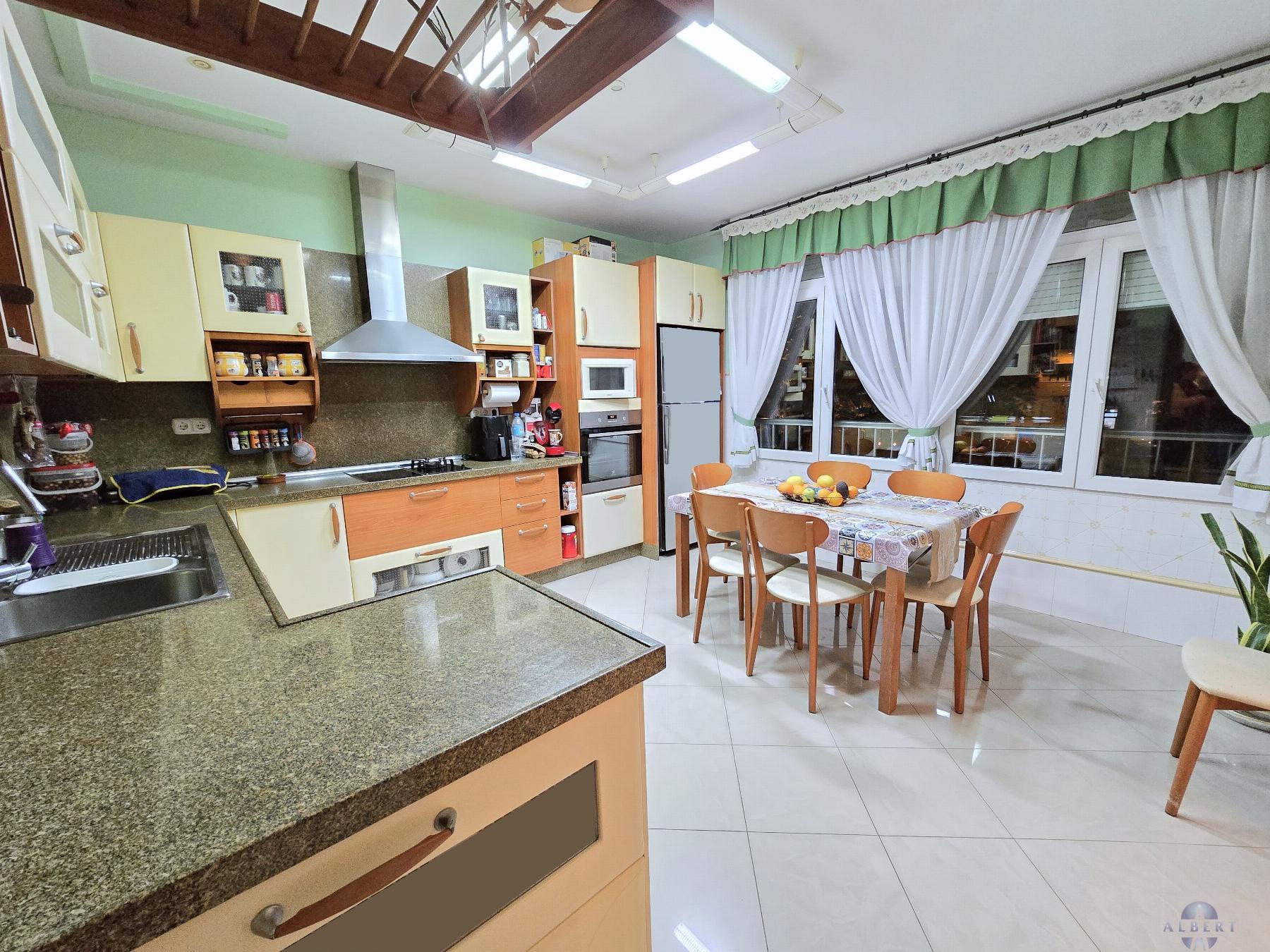 For sale of flat in Novelda