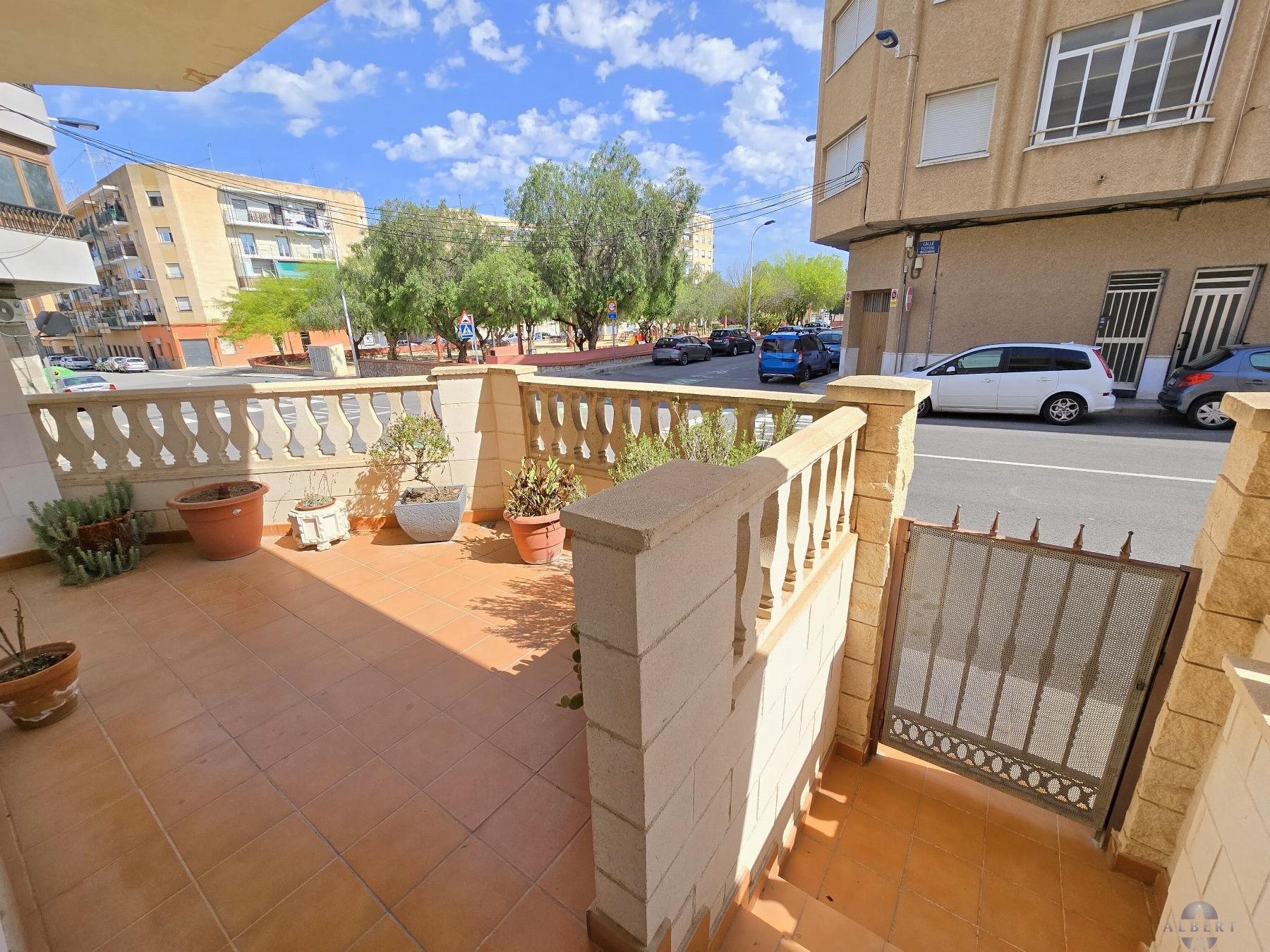 Venta de casa en Novelda