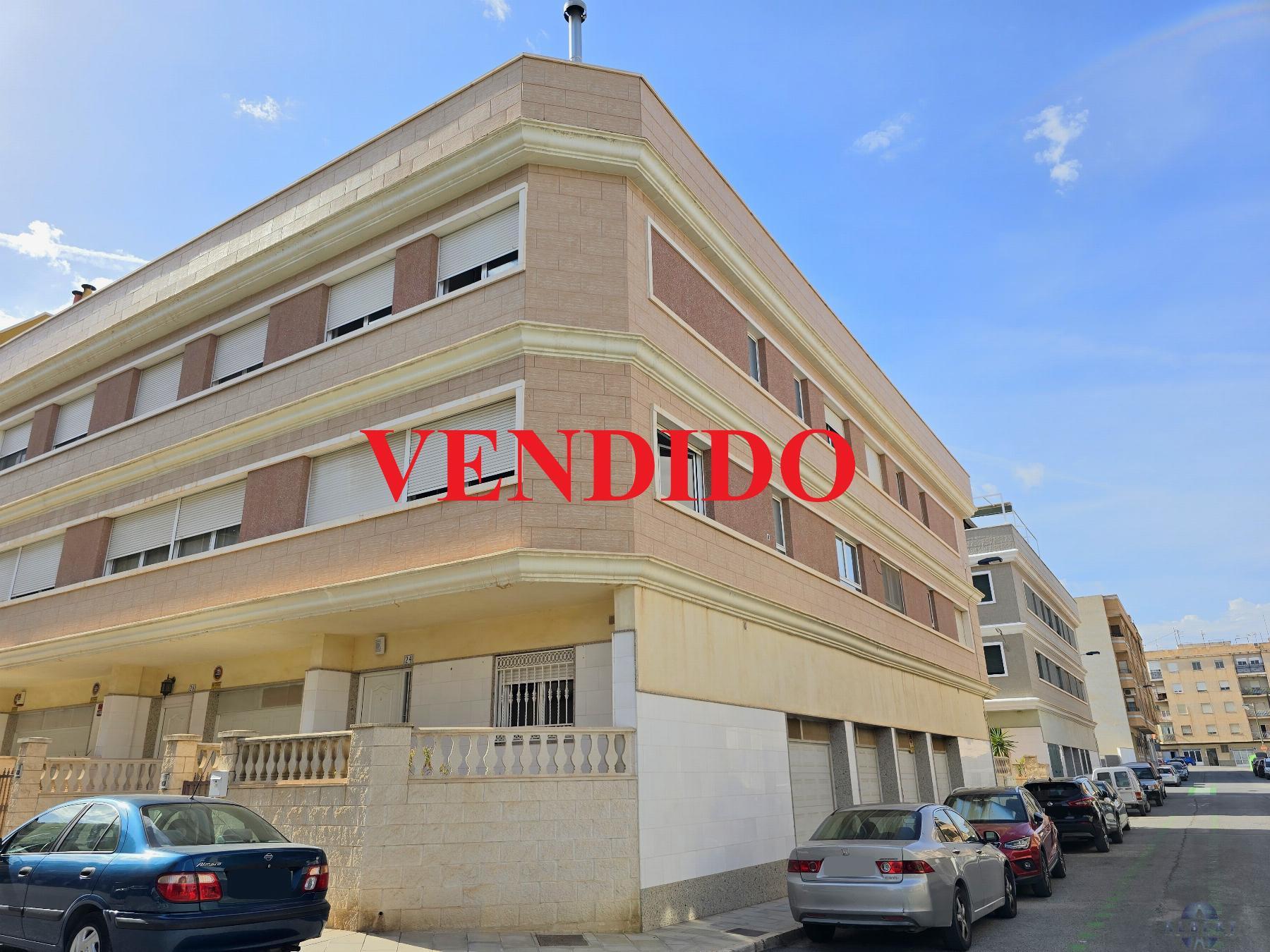 Venta de casa en Novelda