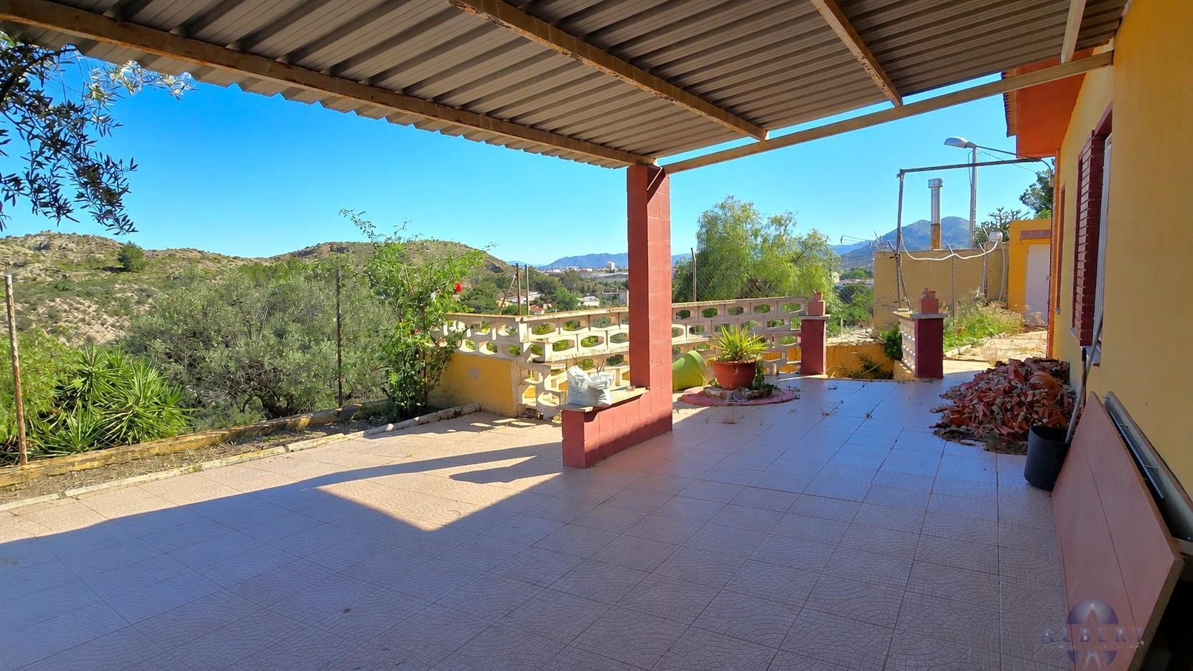 Venta de chalet en Petrer