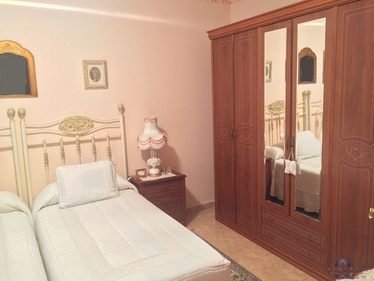 For sale of house in Monóvar-Monòver
