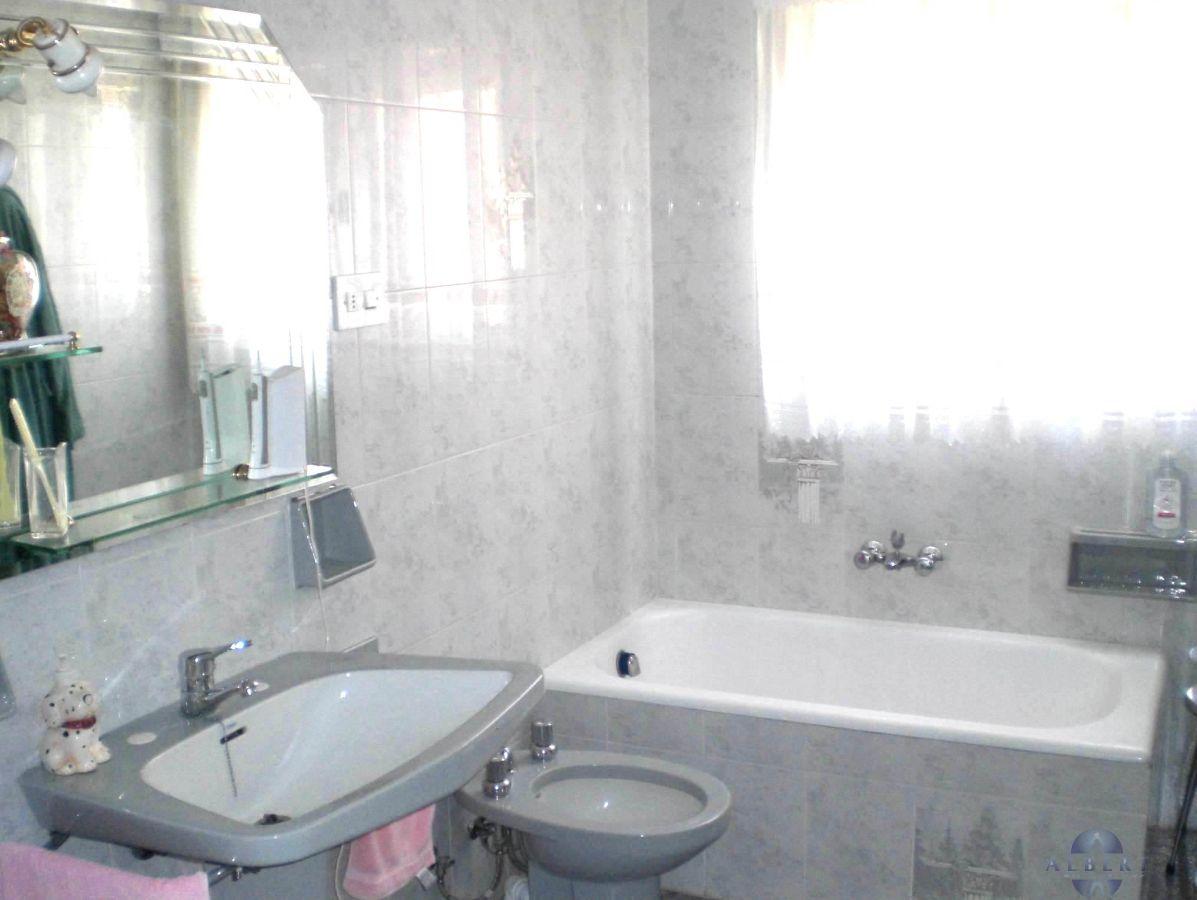 For sale of flat in Novelda
