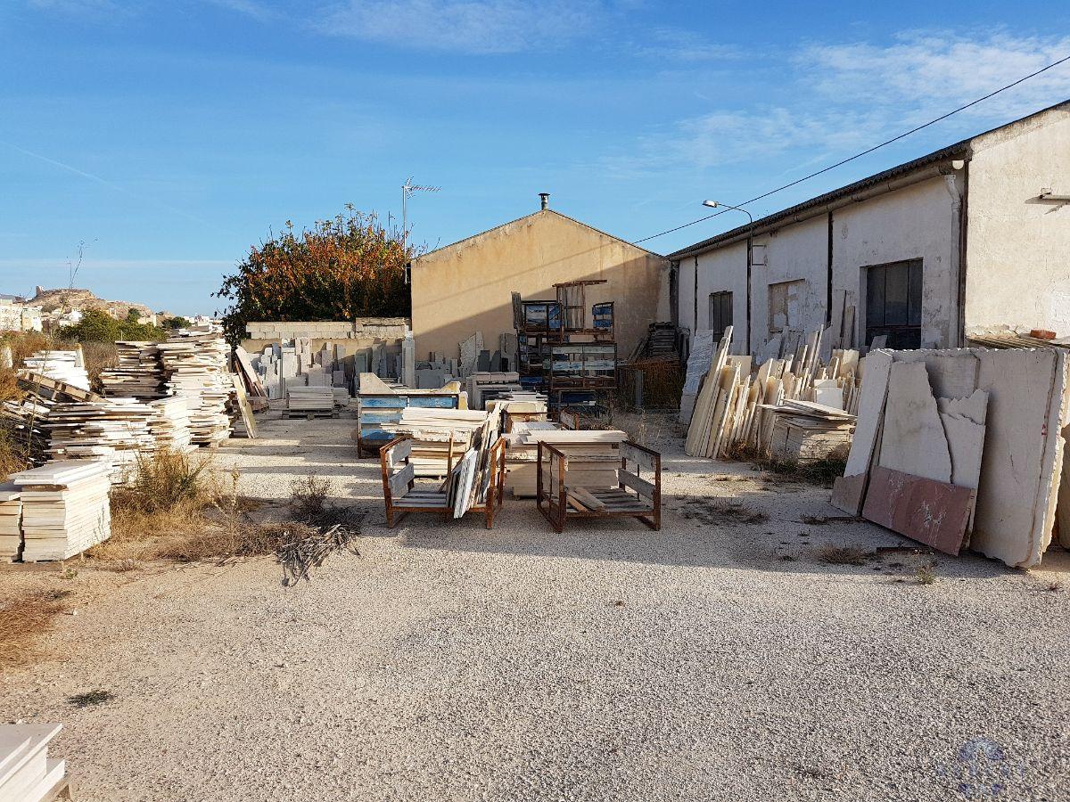 Que Negocio Montar En Una Nave De Un Pueblo