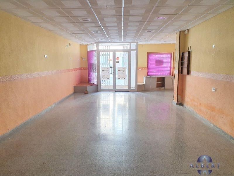 Venta de local comercial en Monóvar-Monòver