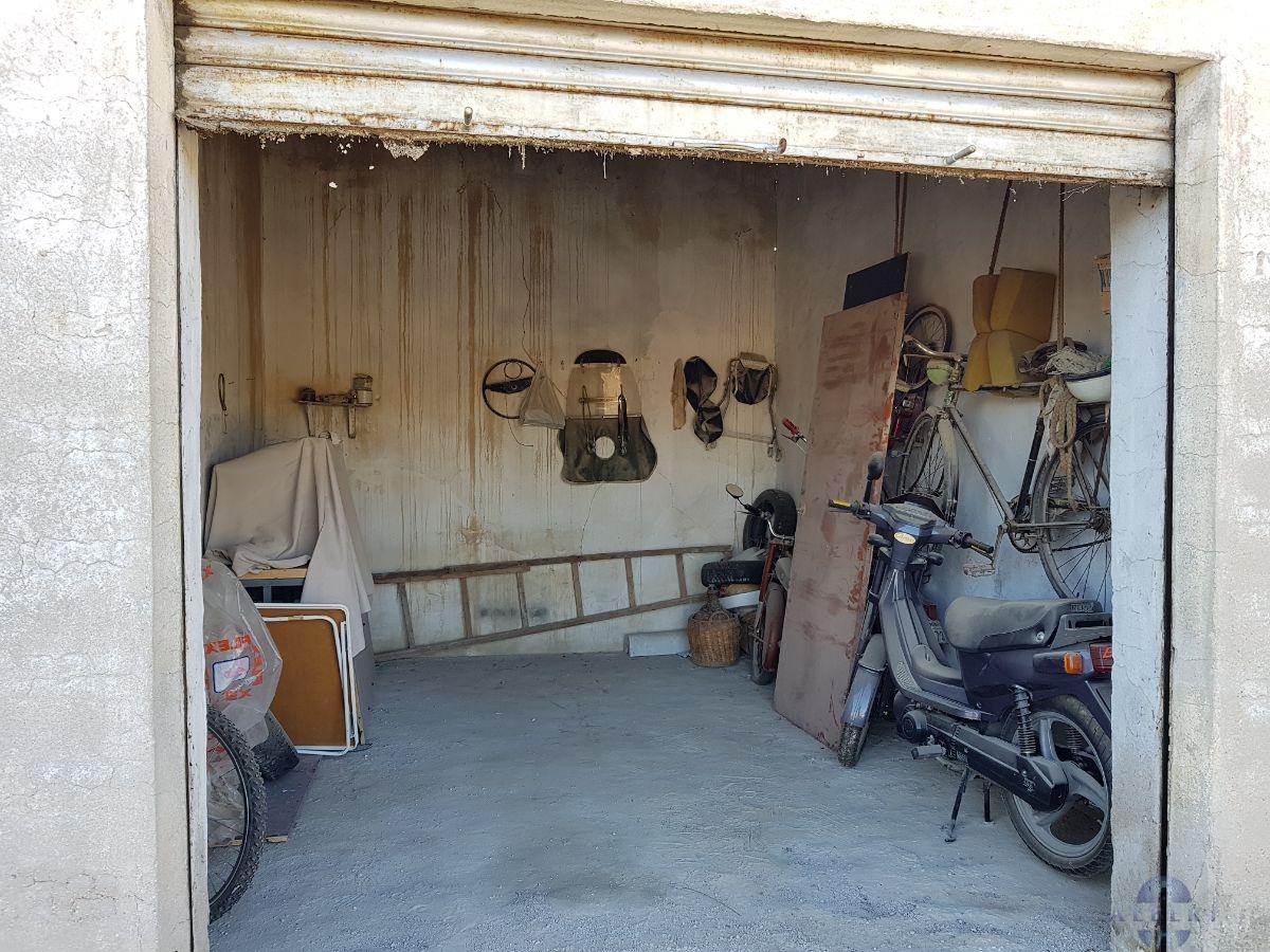 For sale of garage in Monóvar-Monòver