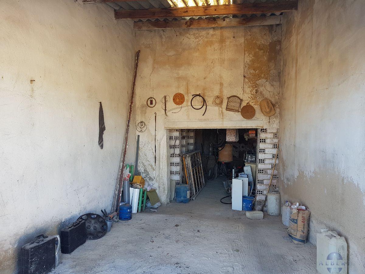 For sale of garage in Monóvar-Monòver