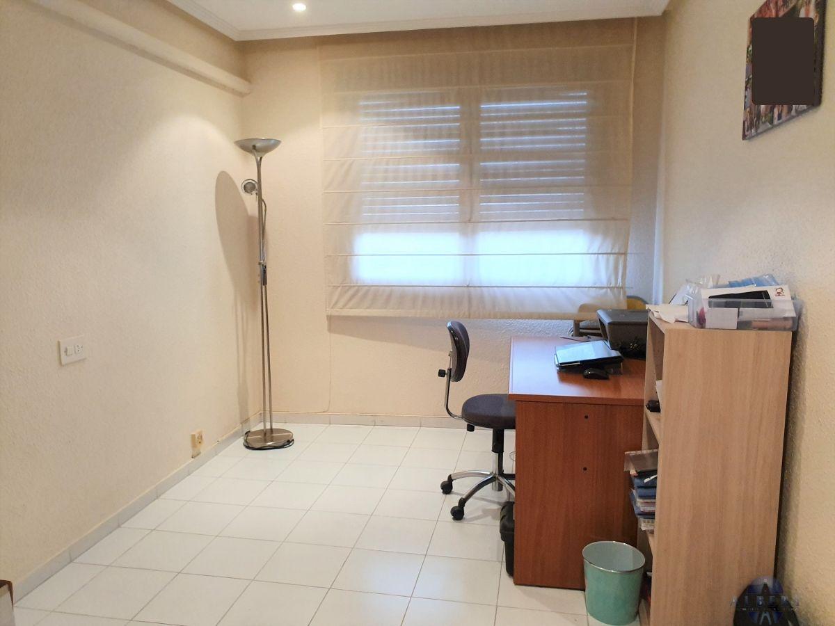 For sale of flat in Novelda