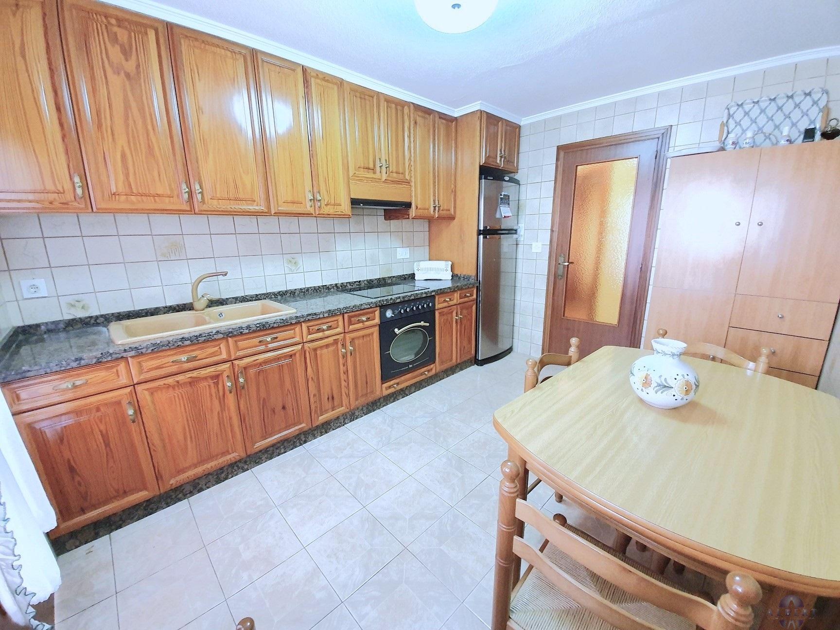 For sale of flat in Monóvar-Monòver