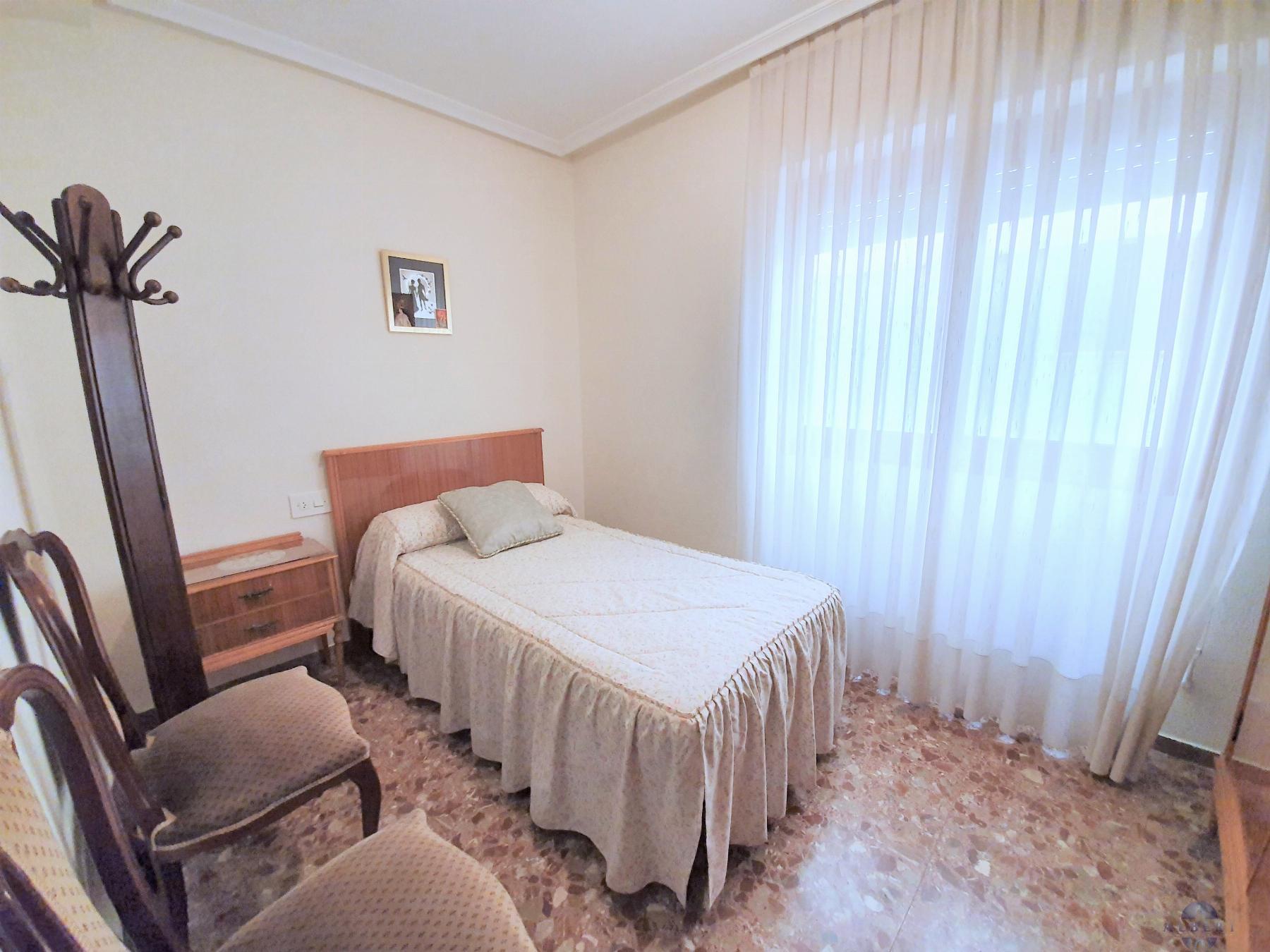 For sale of flat in Monóvar-Monòver