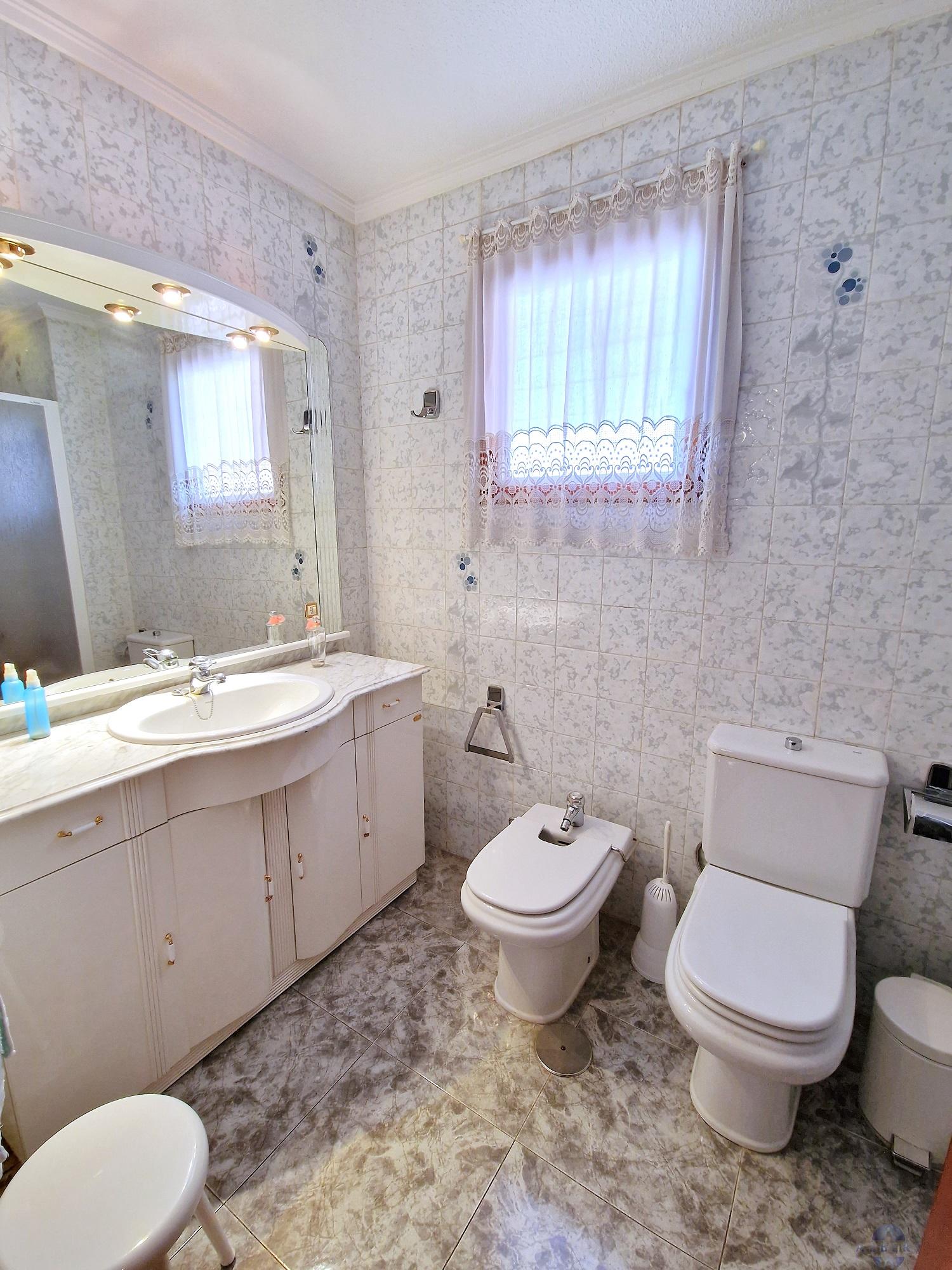 For sale of flat in Monóvar-Monòver