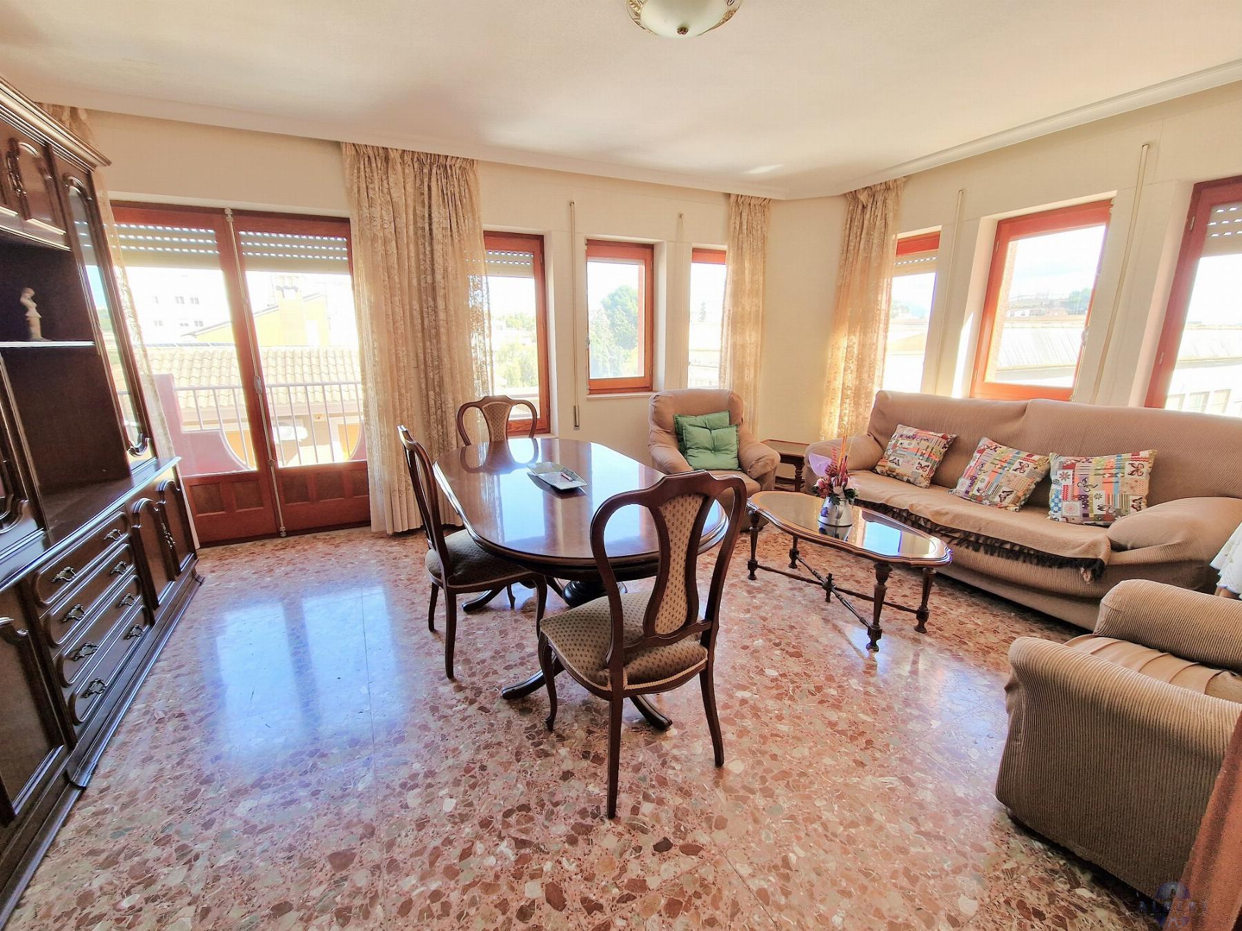 For sale of flat in Monóvar-Monòver