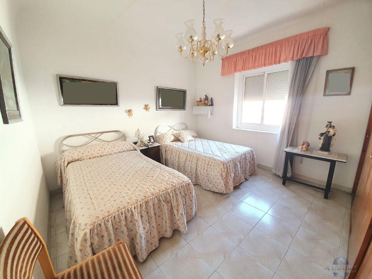 For sale of house in Monóvar-Monòver