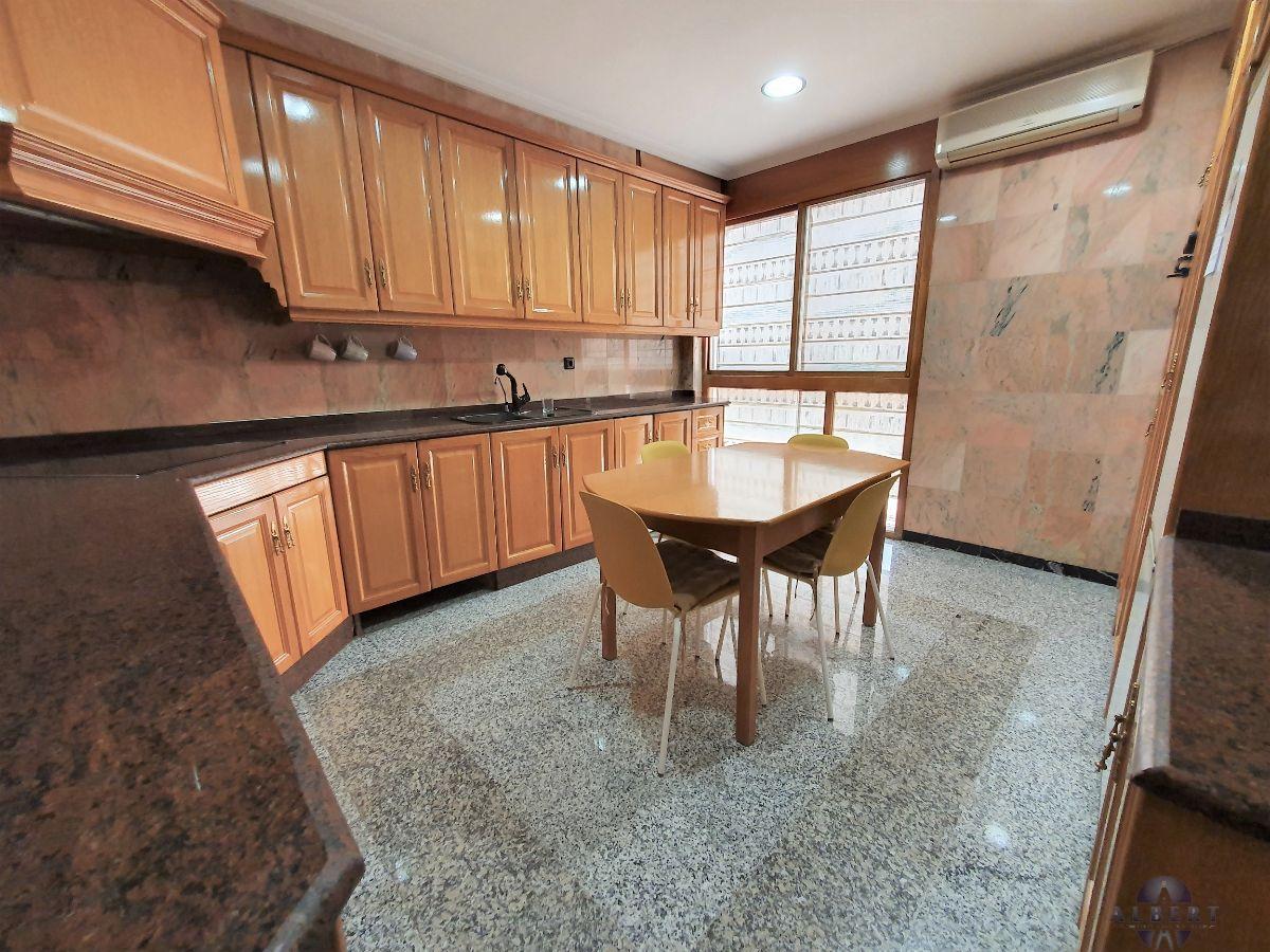 For sale of flat in Novelda