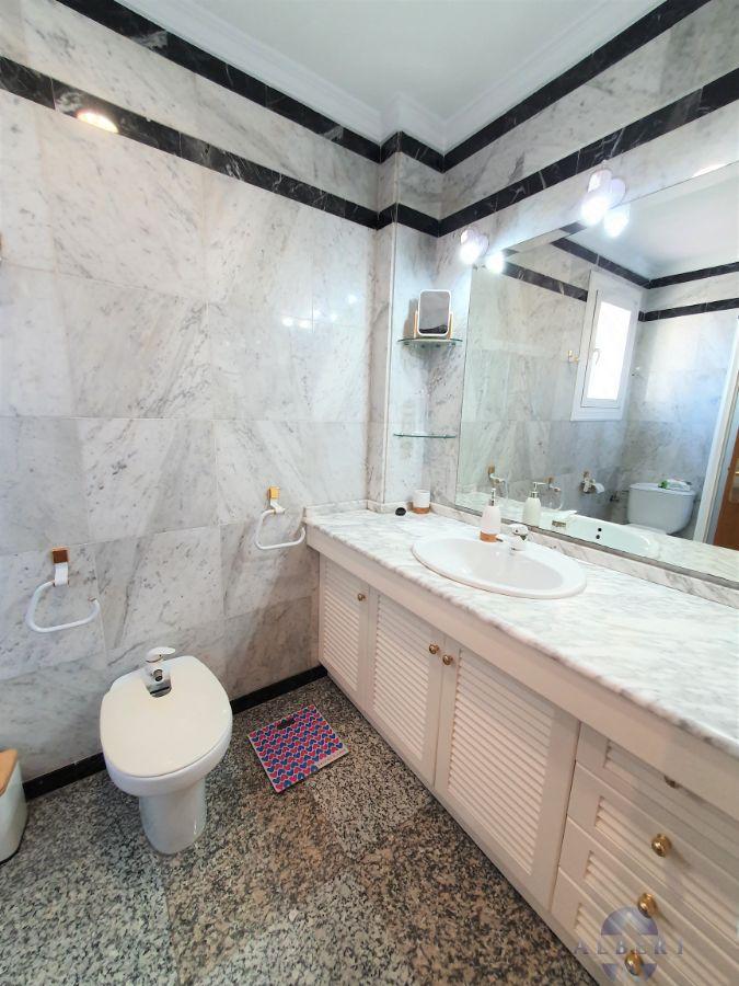 For sale of flat in Novelda