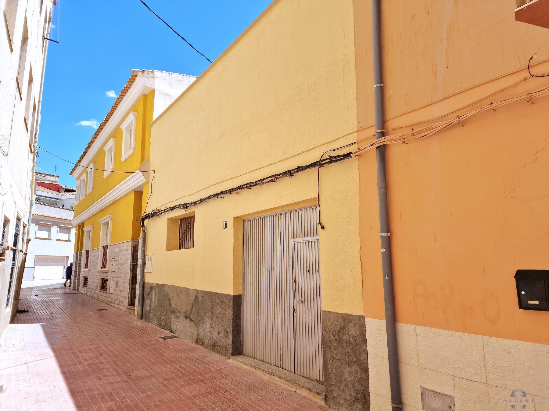 For sale of house in Monóvar-Monòver