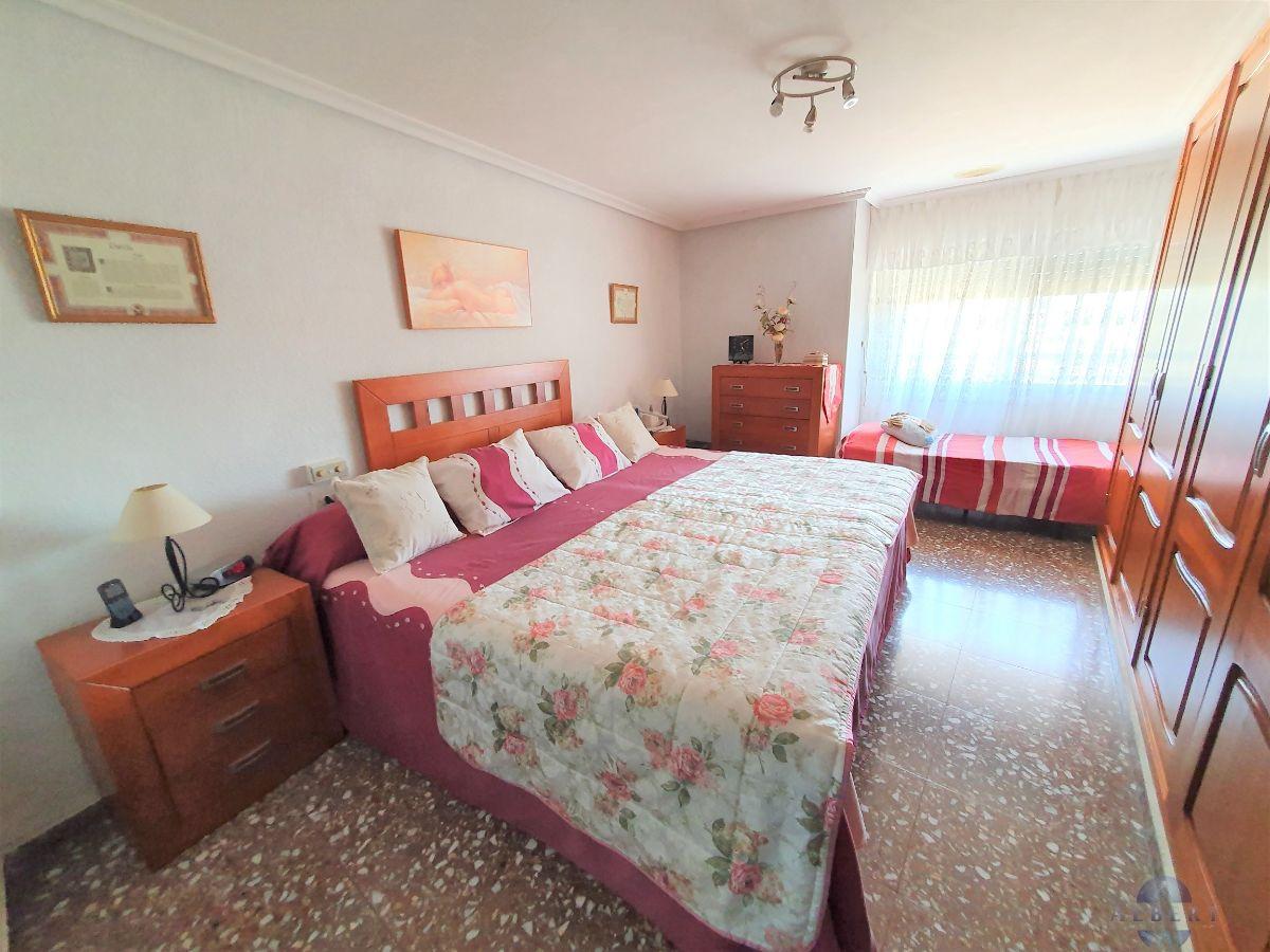 For sale of flat in Monóvar-Monòver