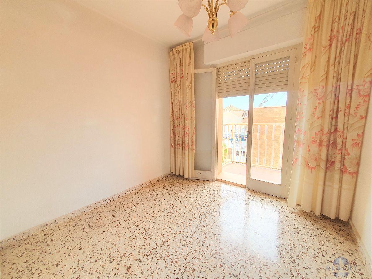 For sale of flat in Monóvar-Monòver