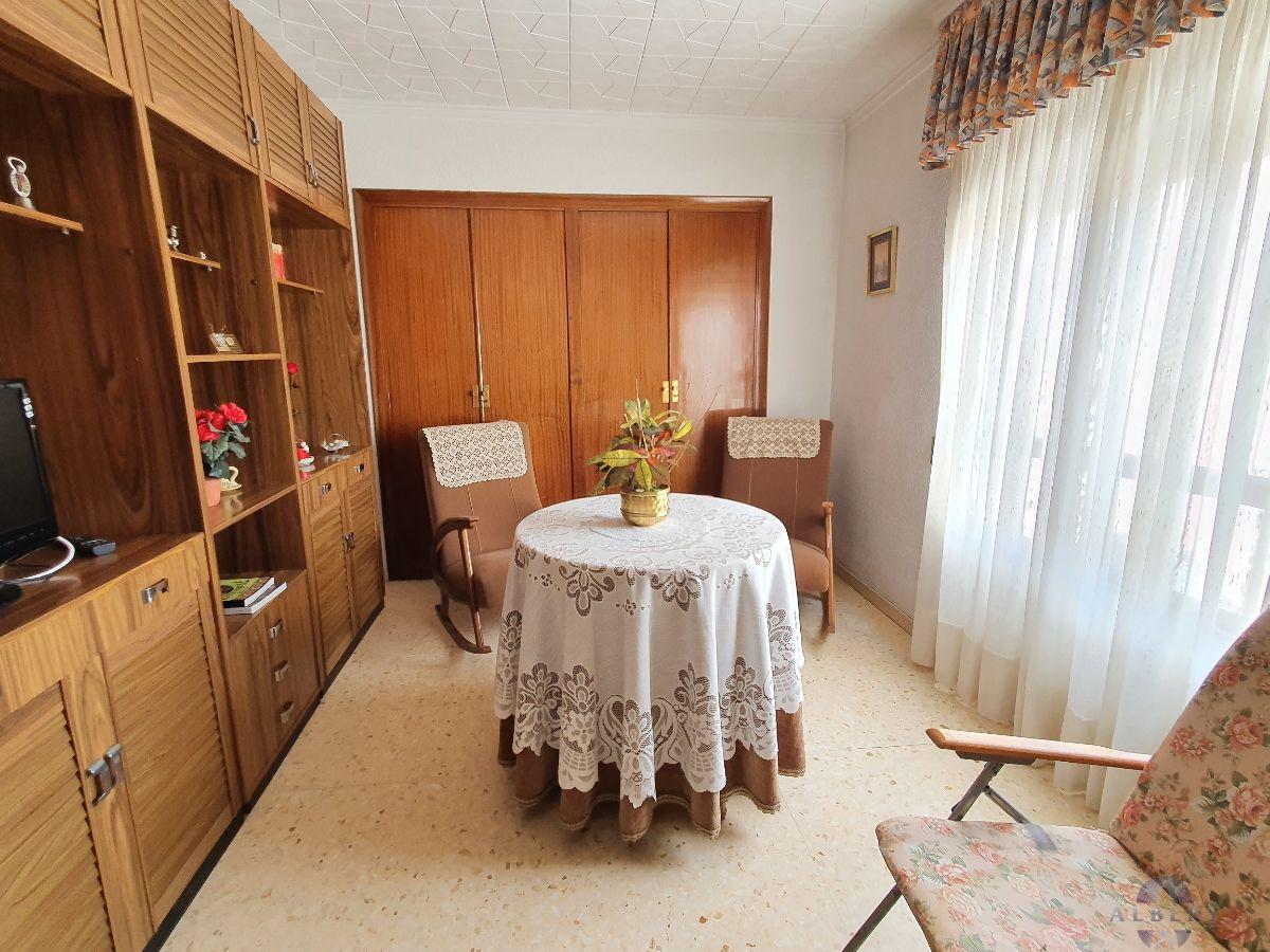 For sale of flat in Monóvar-Monòver