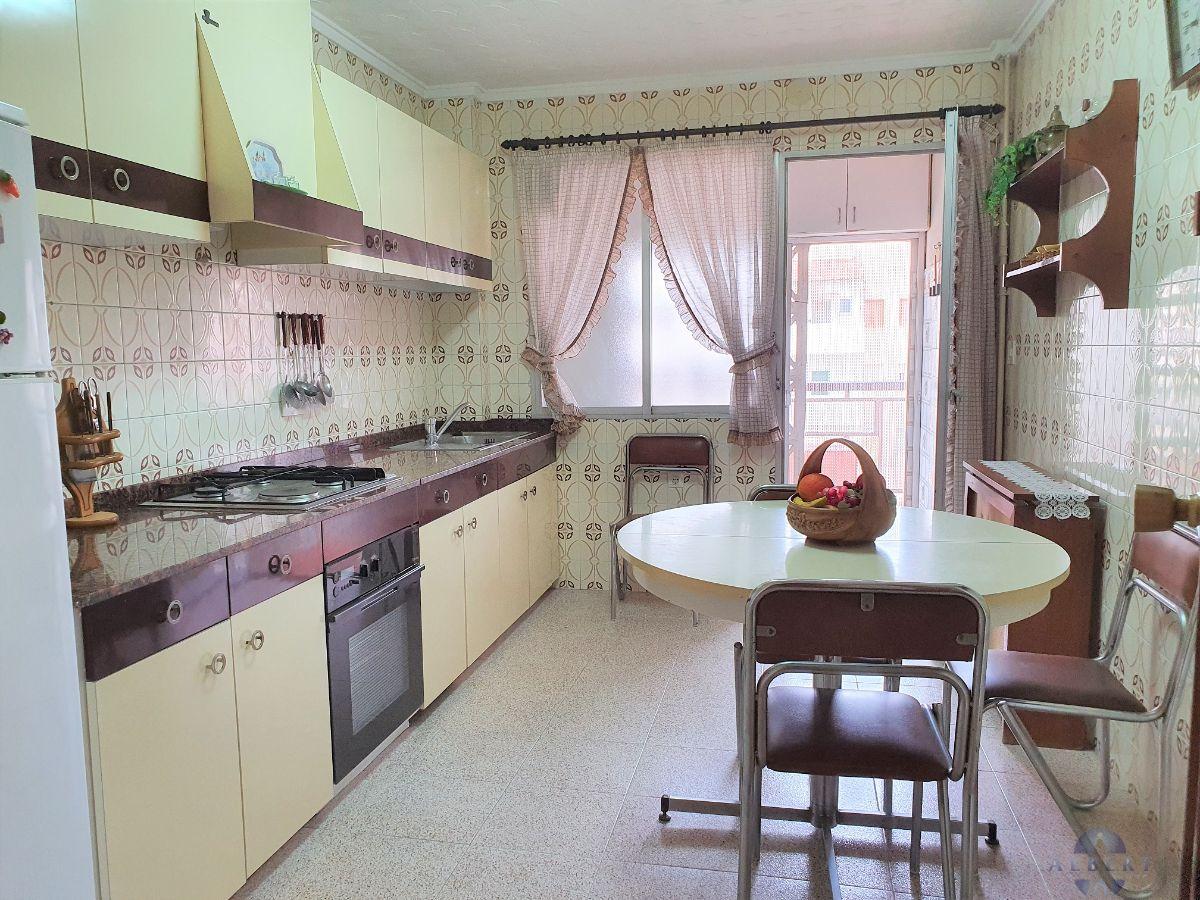 For sale of flat in Monóvar-Monòver