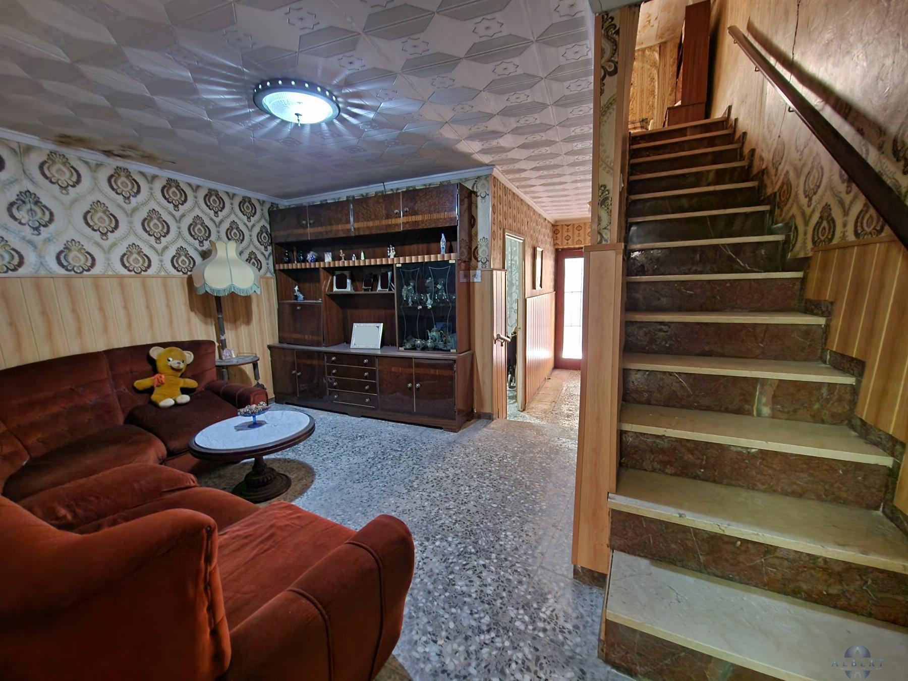 For sale of house in Monóvar-Monòver